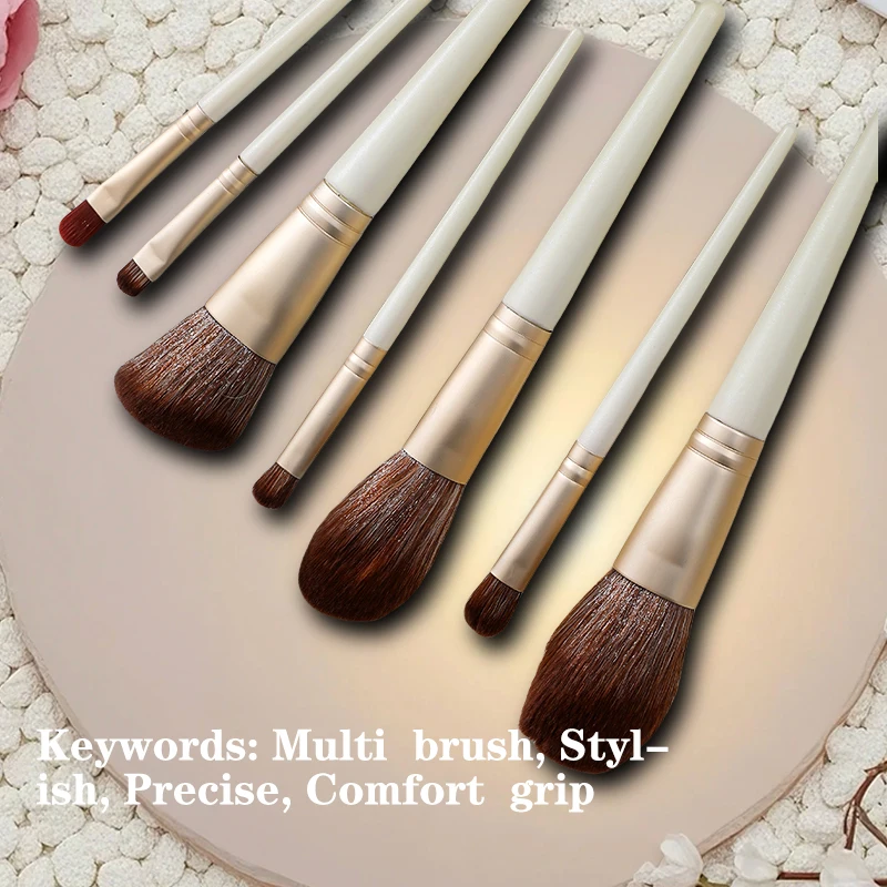 Przenośny zestaw pędzli do makijażu, stylowy i trwały, schludnie zapakowany w kompaktową saszetkę do makijażu na wynos.