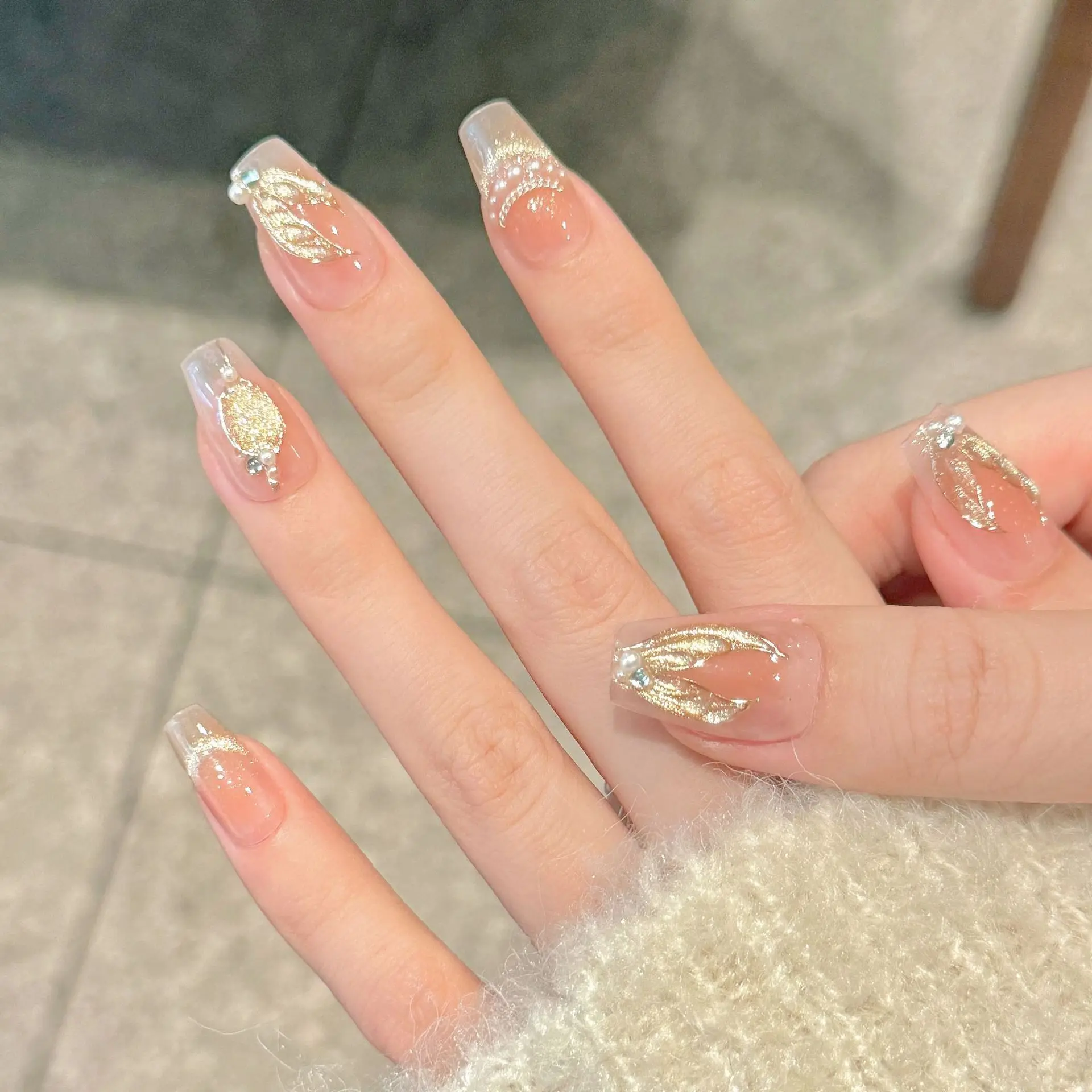Handmade Press on Nails Dreamy Mermaid Tail Cat Eye Pearl Decor False Nails Full Cover French Cat Eye Shiny Korean Fake Nails