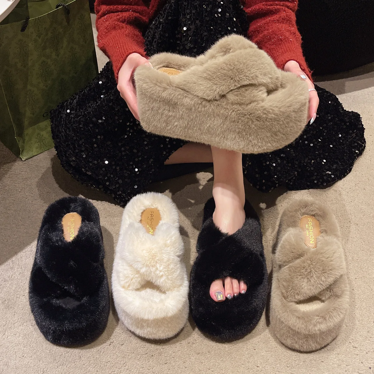 33 34 Klein Formaat 9Cm Hoge Hak Platform Slipper Schoenen Voor Winter Vrouwen Casual Winter Warme Schoenen Comfortabele Harige Outdoor Glijbanen