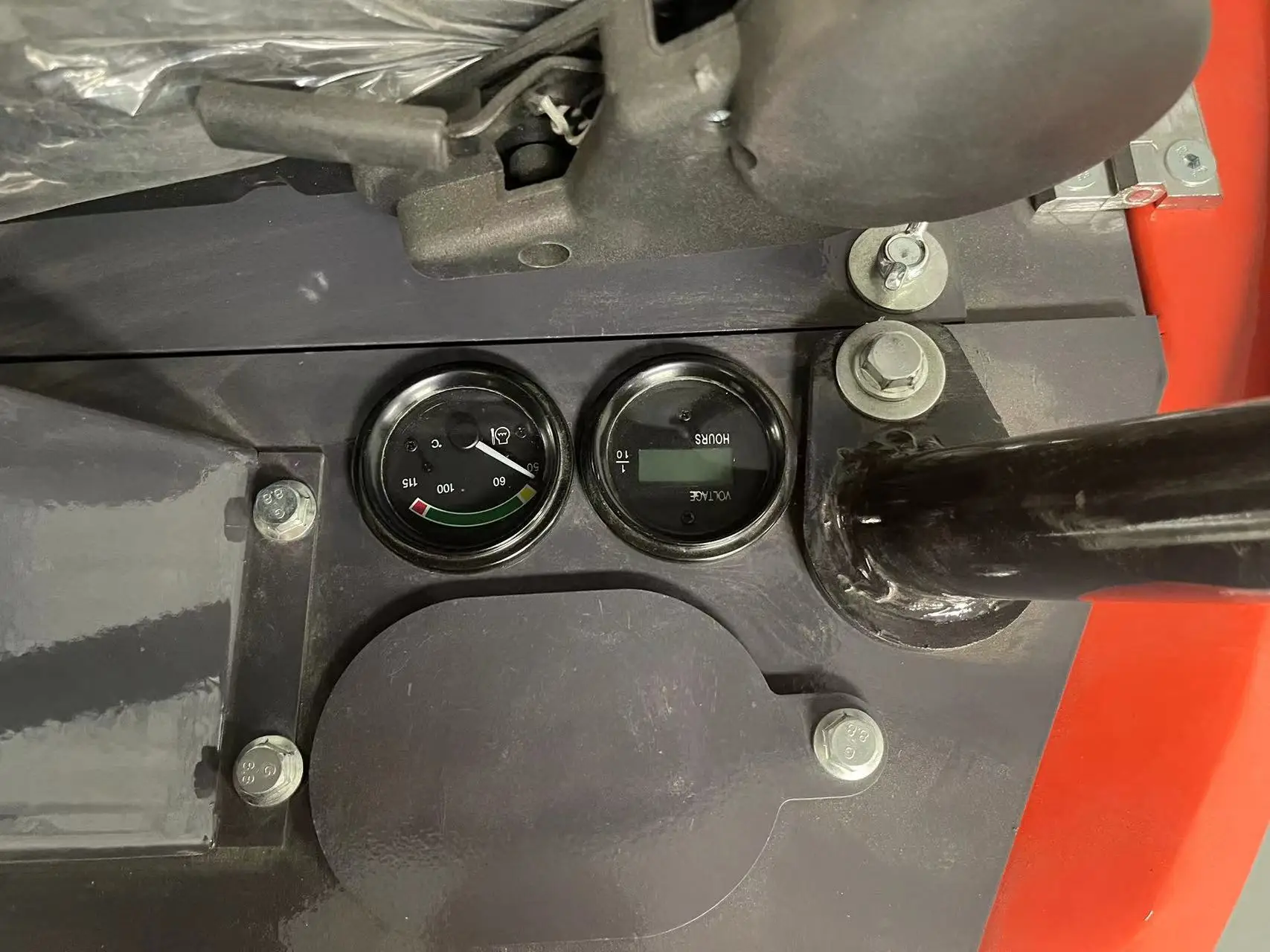 Excavator kecil murah 1,5 ton dan 1,8 ton laris manis. Excavator mini dengan kabin pengemudi sedang dijual.