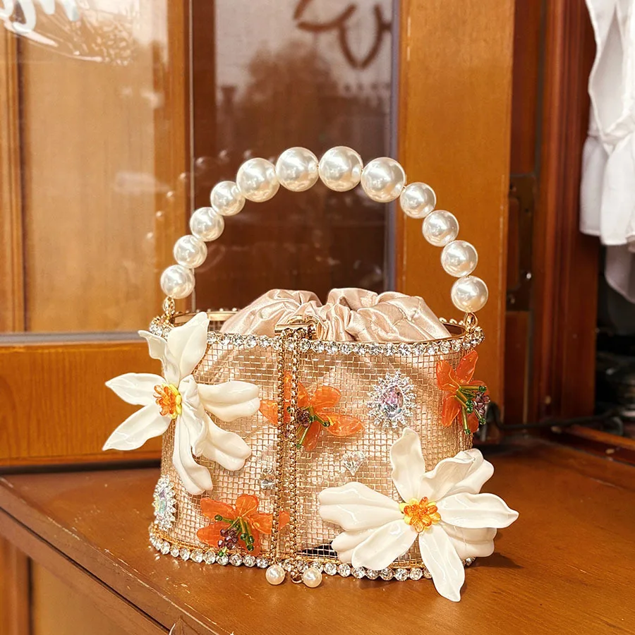 French Retro Metallic Evening Handbag For Women Luxurious Design Fashion Flower Appliques Rhinestone Hollow Out Basket Bag