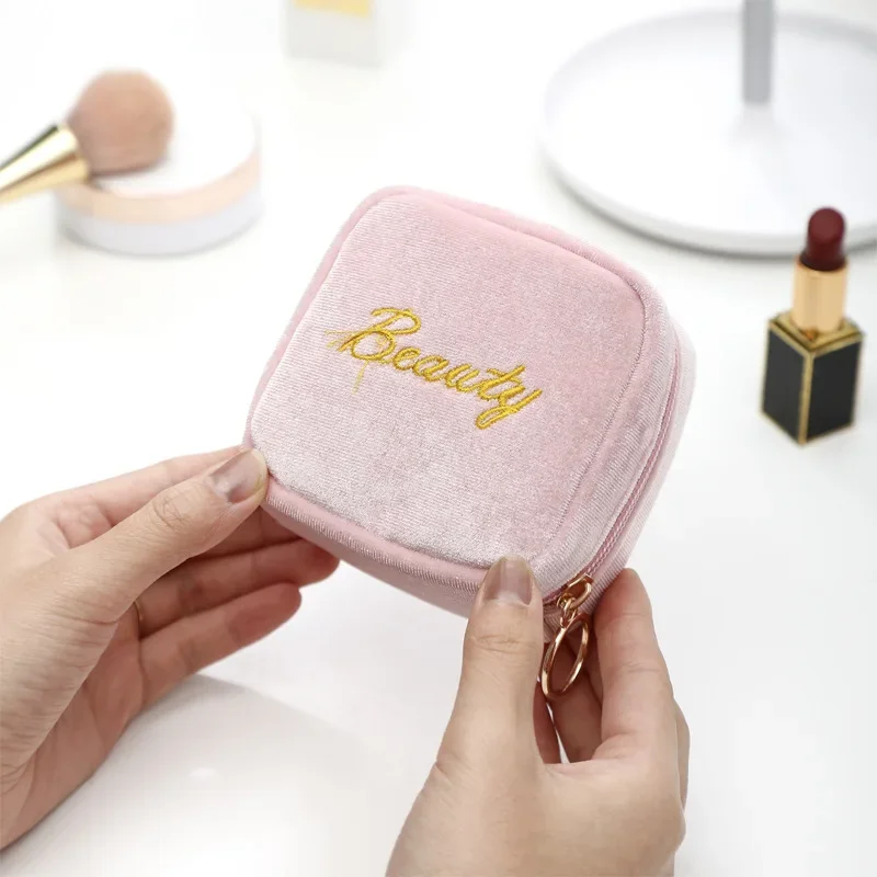 Bolsa de cosméticos con letras bordadas para mujer, estuche pequeño para lápiz labial, auriculares, servilletas sanitarias, organizador de