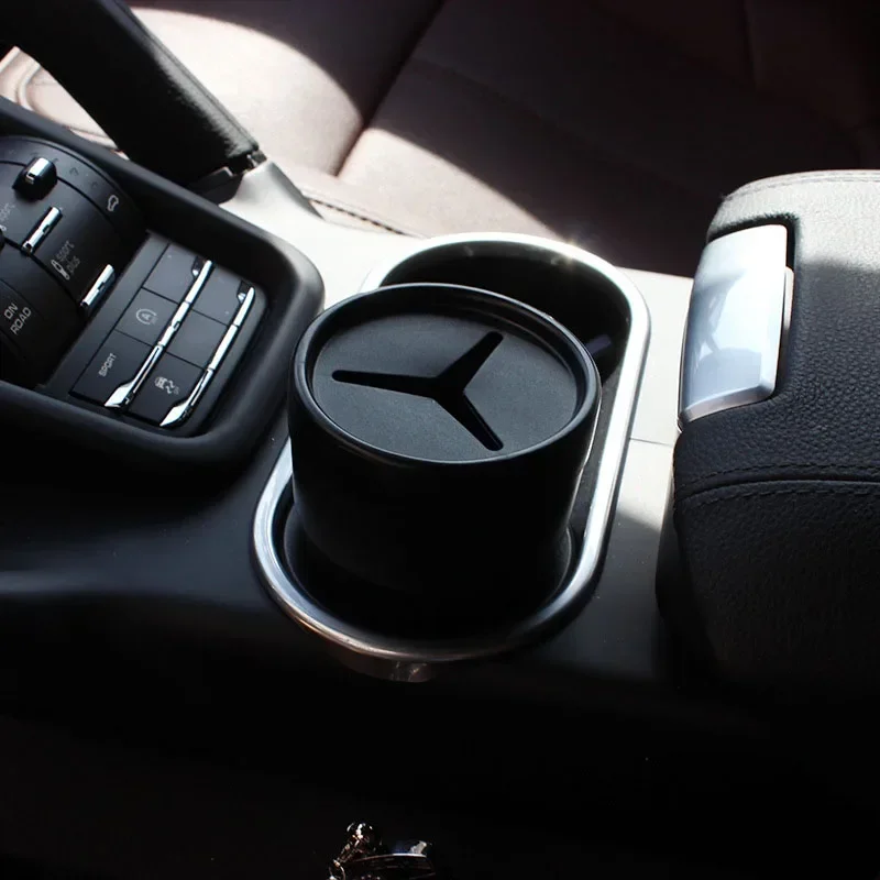 Multifunktionaler dreieckiger Mini-Mülleimer für Autos, Innenzubehör aus schwarzem Kunststoff für Auto-Mülleimer