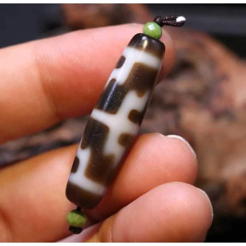 

Magic Energy Tibetan Old Oily Agate Patina Guiren Faqi dZi Bead Amulet Pendant A