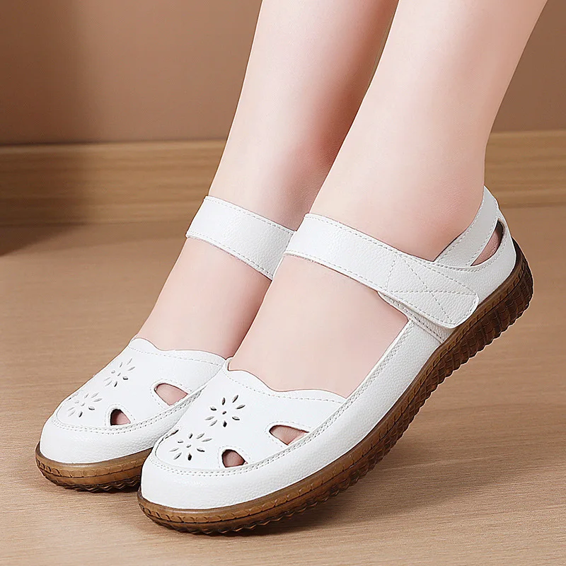 

Women's spring/summer sandals: comfortable soft sole, soft upper, anti-slip flat heel, breathable hollow-out design, closed-toe