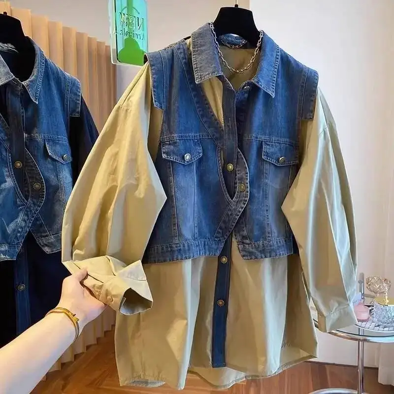 

Ретро жилет дизайн поддельные две джинсовые женские ранние осенние большие размеры свободная тонкая модная рубашка с вышивкой куртка