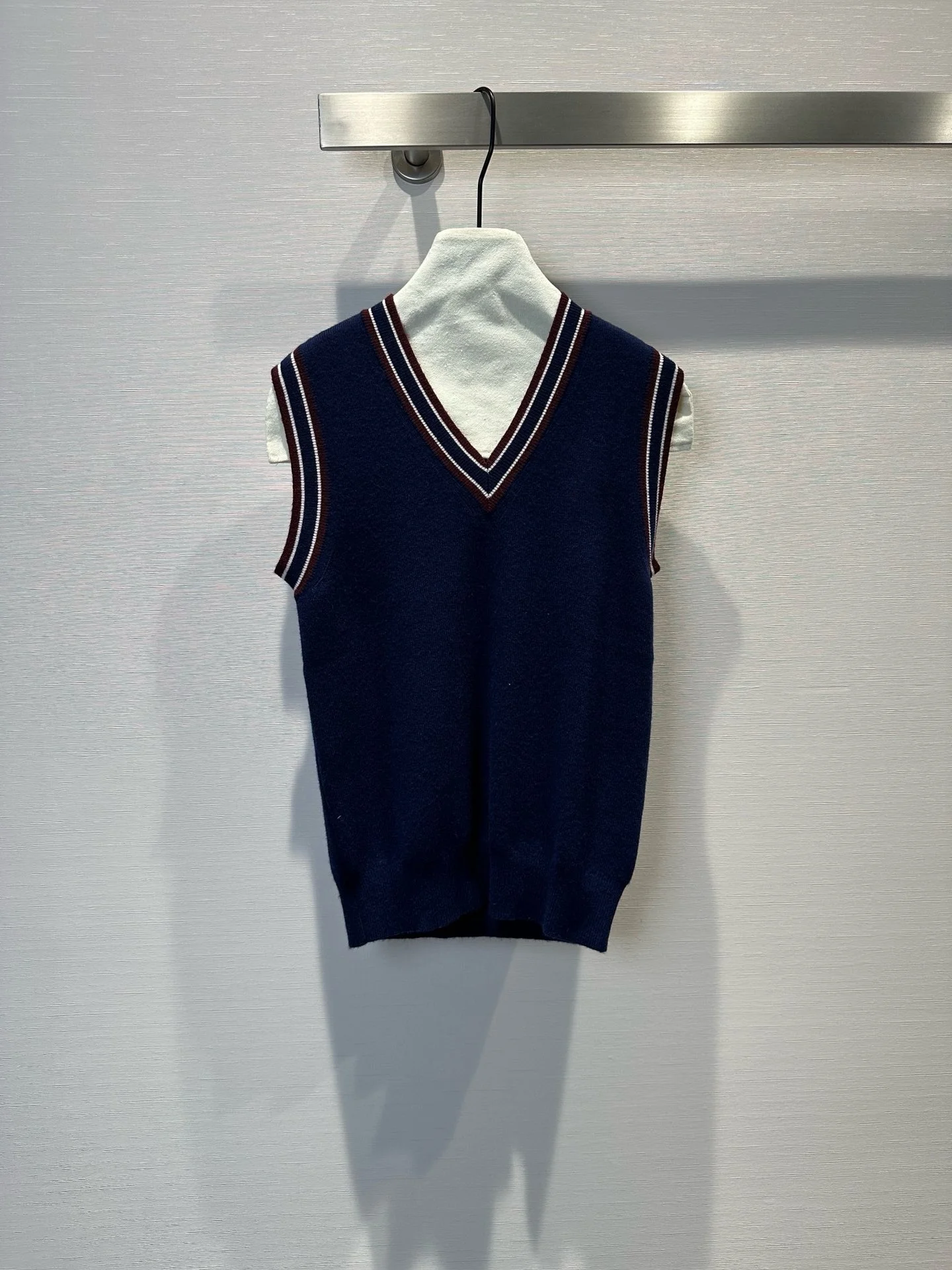 2025 Early Spring New Product Navy Blue College Style V-neck Knitted Sleeveless Vest+Half Skirt,Simple Personality,Sporty Style