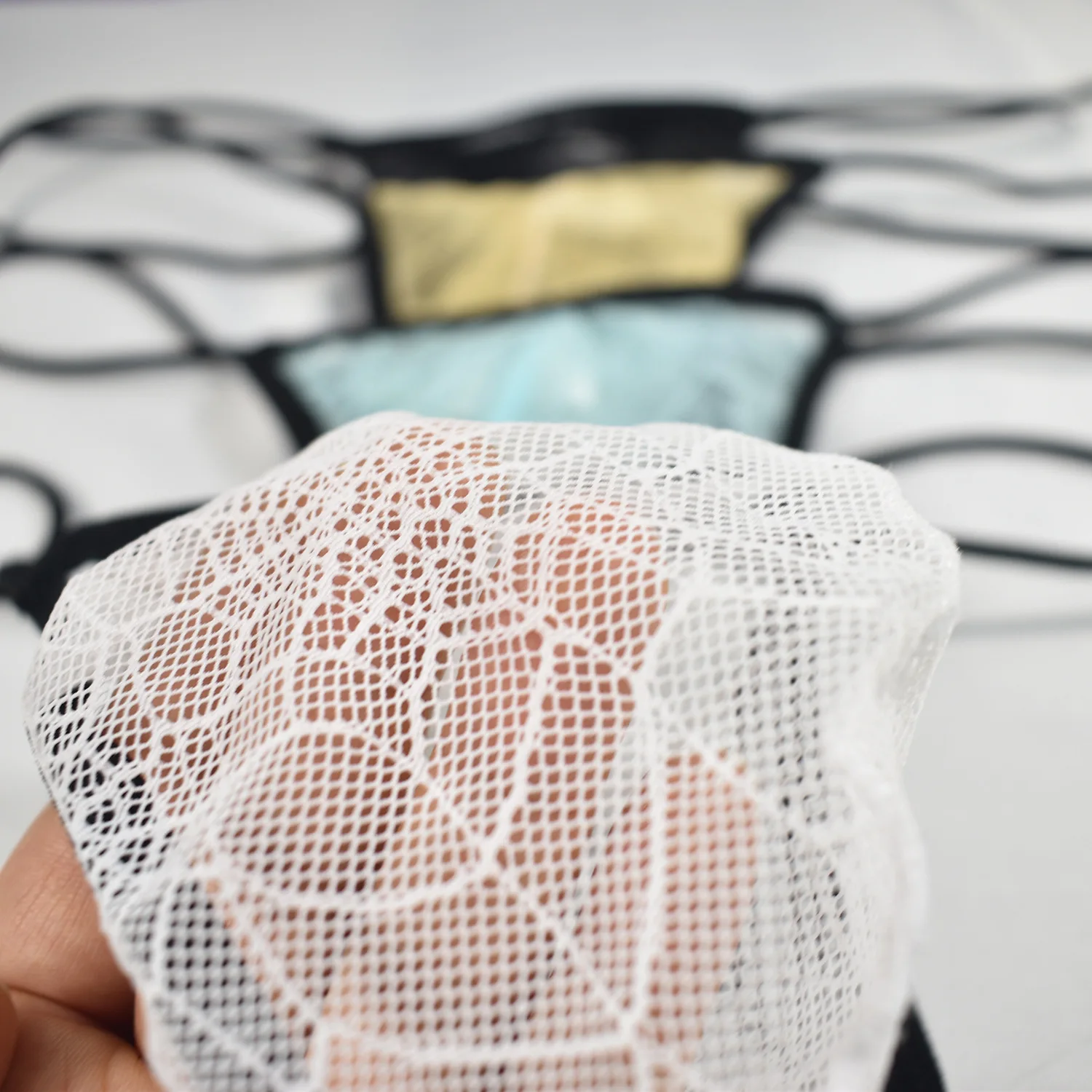 Męskie stringi bielizna stringi koronkowy Jockstrap niskiej talii U etui seksowne stroje kąpielowe przezroczysta bielizna erotyczna T majtki kalesony