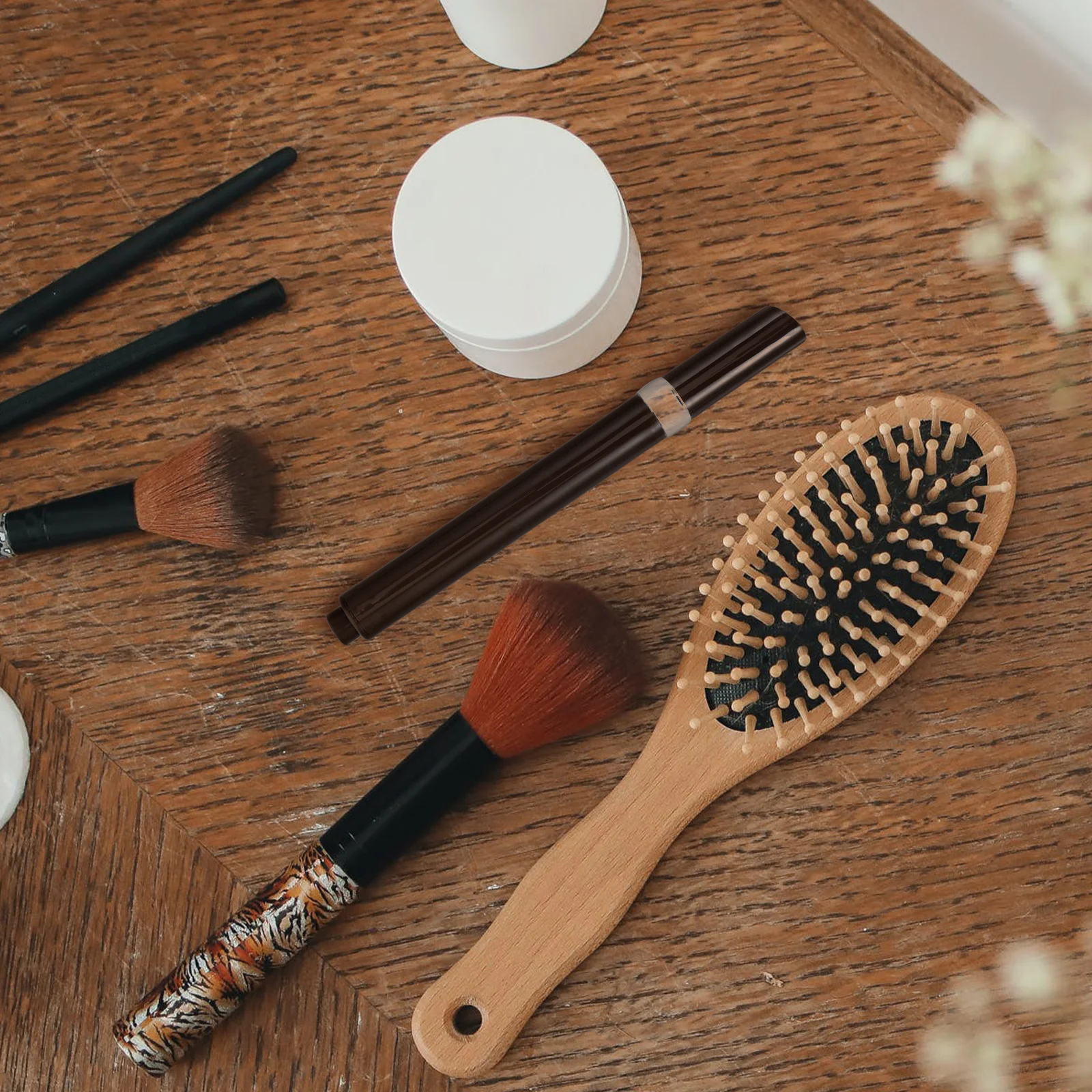 2 مللي حاوية ملمع الشفاه إهاب النفط القلم فارغة إعادة الملء زجاجة طلاء الأظافر المحمولة حجم السفر لمستلزمات صالون الأظافر