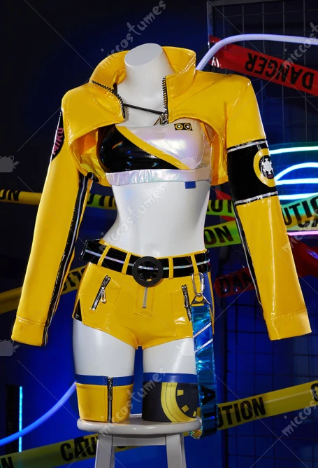 شورت علوي للعب الأدوار مع سترة بأكمام طويلة وغطاء للساق الصفراء للنساء أزياء تنكرية للذكرى السنوية 17 الجديدة 2025