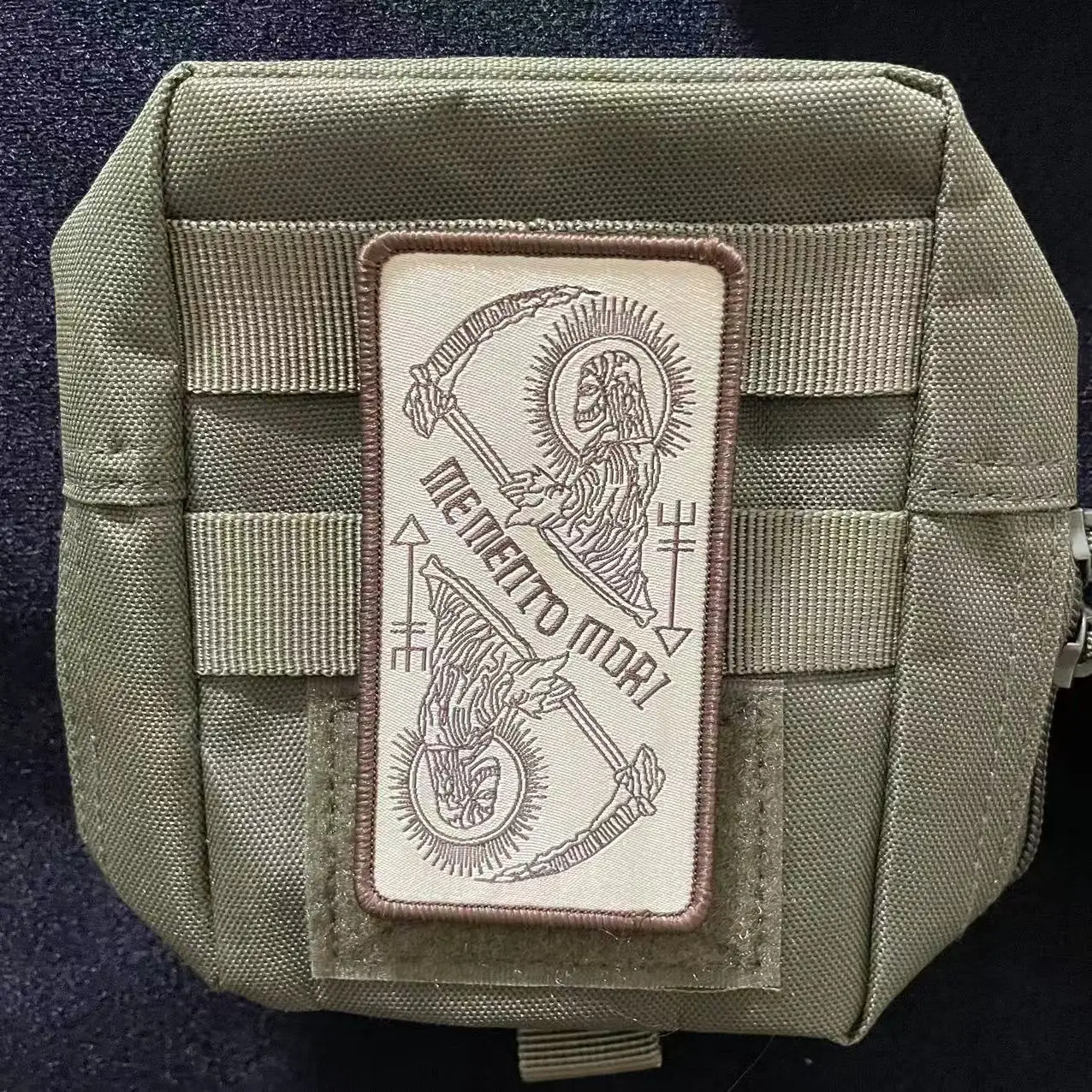 Memento Mori Embroidery Patch Hook & Loop Morale Badges Outdoor Backpack Tactical Patches Skull Clothing Applique Punk Patch