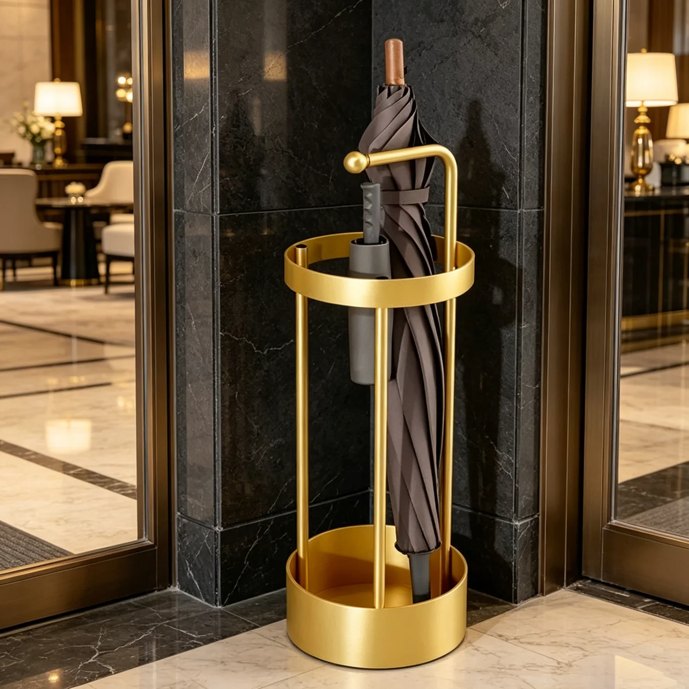 

Minimalist Metal Umbrella Bucket, Freestanding Umbrella Organizer for Entryway, Home Office, Hotel Lobby