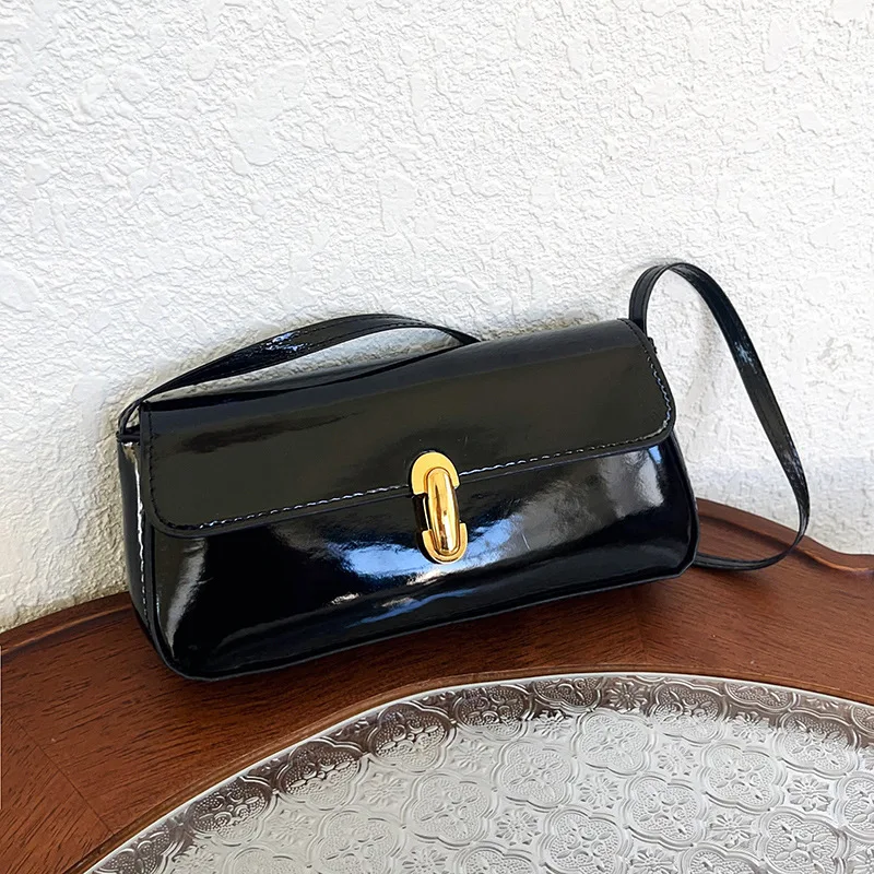 Glänzende PU-Schultertasche mit Schnalle, Damen-Unterarmtasche in Unifarbe, Elegante Vintage-Handtasche im französischen Stil für den Alltag und die Arbeit – Detail 10