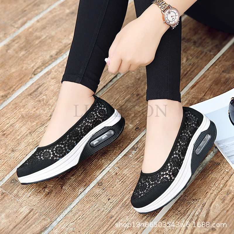 Women Lace Vulcanized Shoes Thick Soled Walking Loafers Breathable Solid Color Round Head Plus Size  Sneakers Zapatos Para Mujer