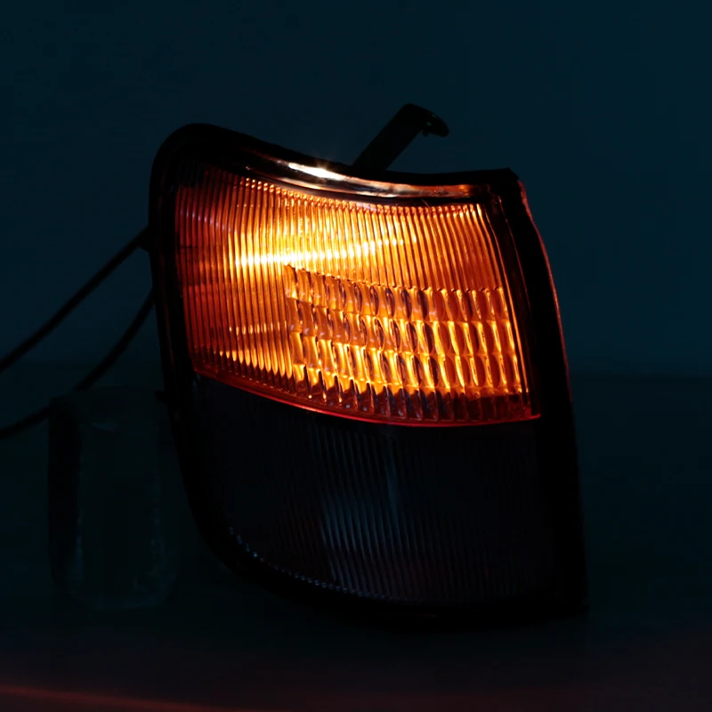 PMFC For Mitsubishi Pajero Montero Shogun 1993-1995 1996 MR124957 MR124958 Corner Light Turn Signal Lamp Indicator Headlight