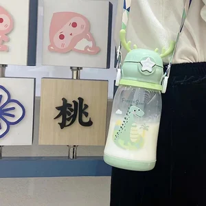 Nette Cartoon Flip Top Water Flasche, tragbarer Strohwasserbecher, Outdoor -Sport, Fitness, Camping, Kindergeschenke, 600 ml, 20oz 6 Hauptverkaufskasse Canudo Kawaii - №5