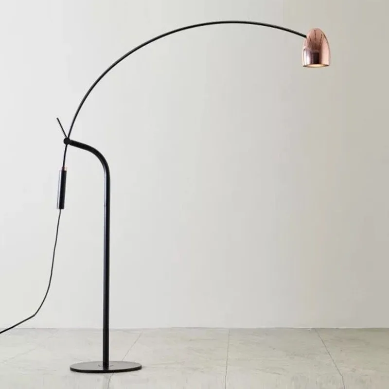 Italian living room floor lamp, post-modern creative art bedside bedroom model house sales department floor lamp