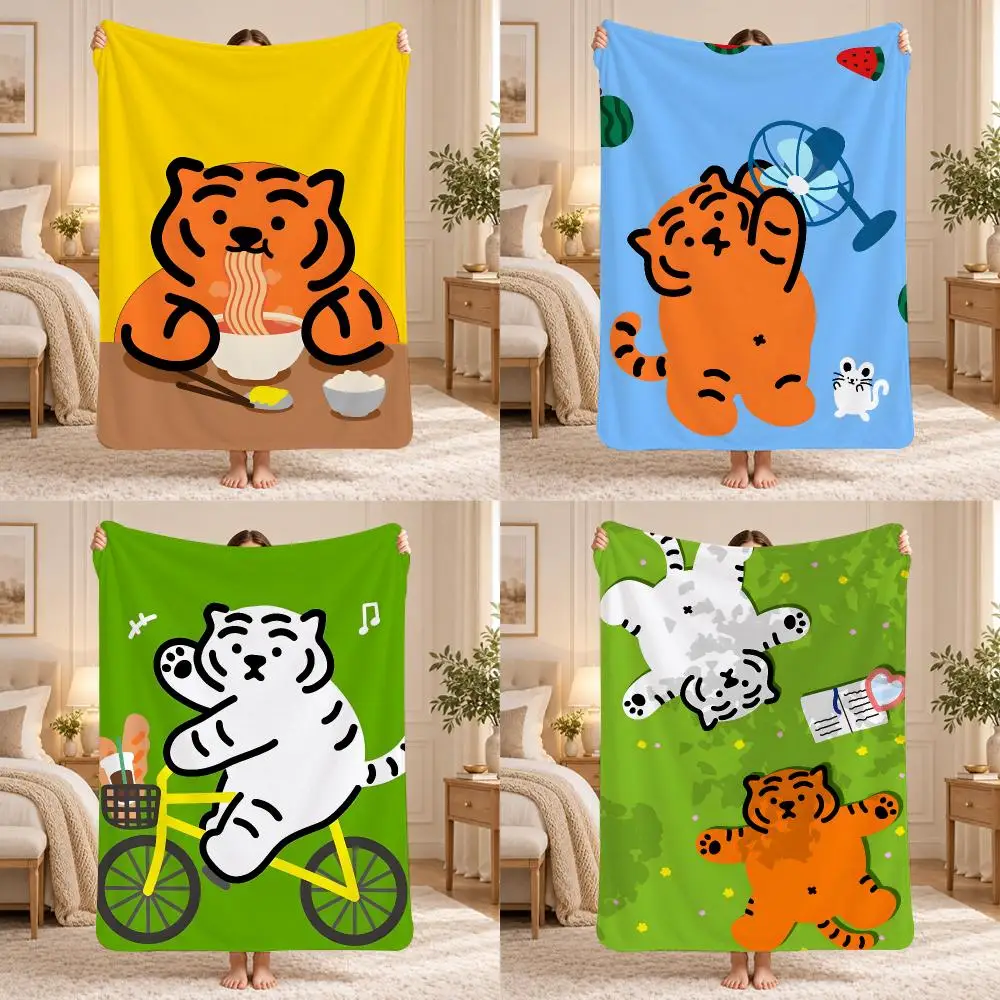 MUZIK TIGER Throw 240g Lightweight Flannel Blanket, Soft Skin Throw Blanket for Sofa Bedroom