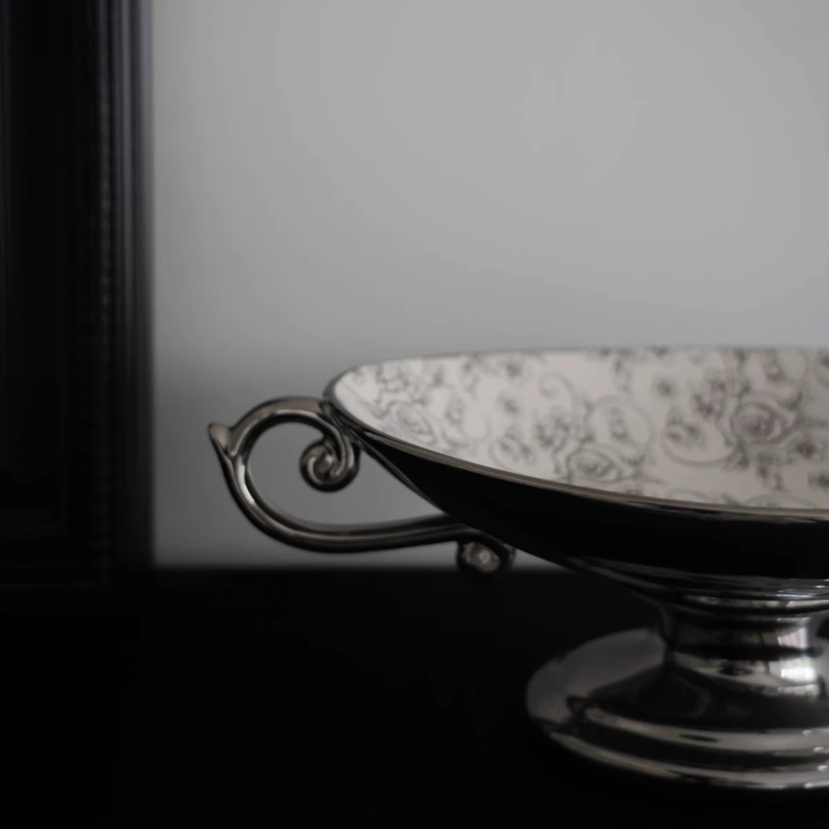 French retro style silver rose pattern ceramic fruit plate living room coffee table high foot plate ornament