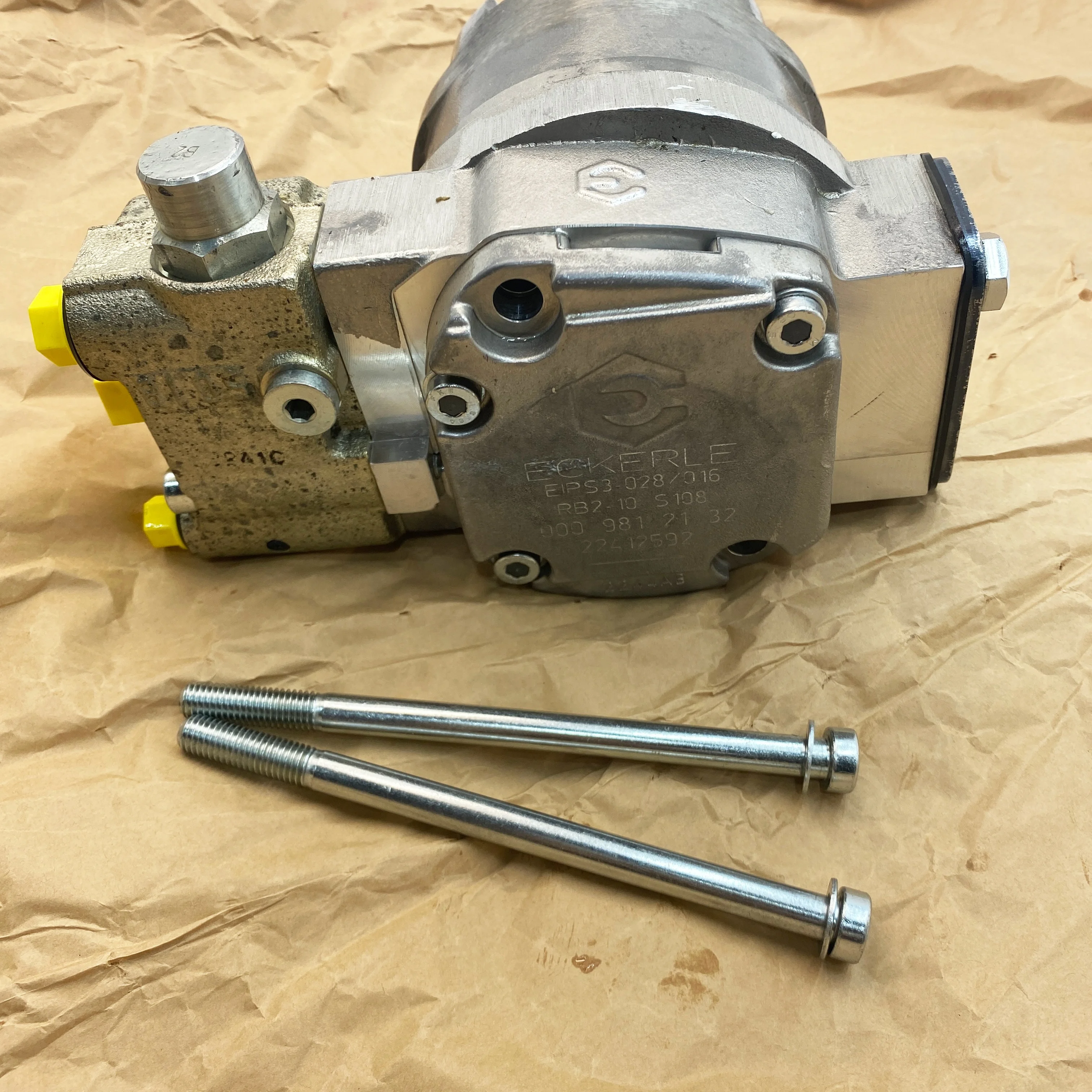Linde Forklift Drive Axle Gear Pump 0009812132 Compatible with 351 Series H20 H25 H30 H35 Models