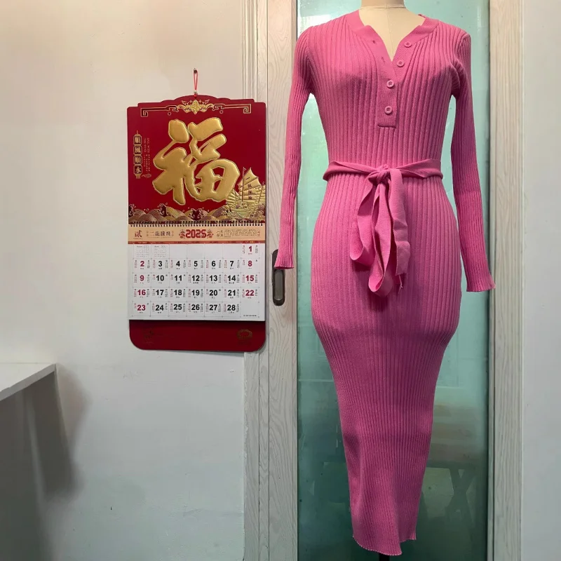 

2025Autumn and Winter New Middle East Foreign Trade Women's Clothing Sexy Slim-Fit Buttoned Temperament Knitted Dress