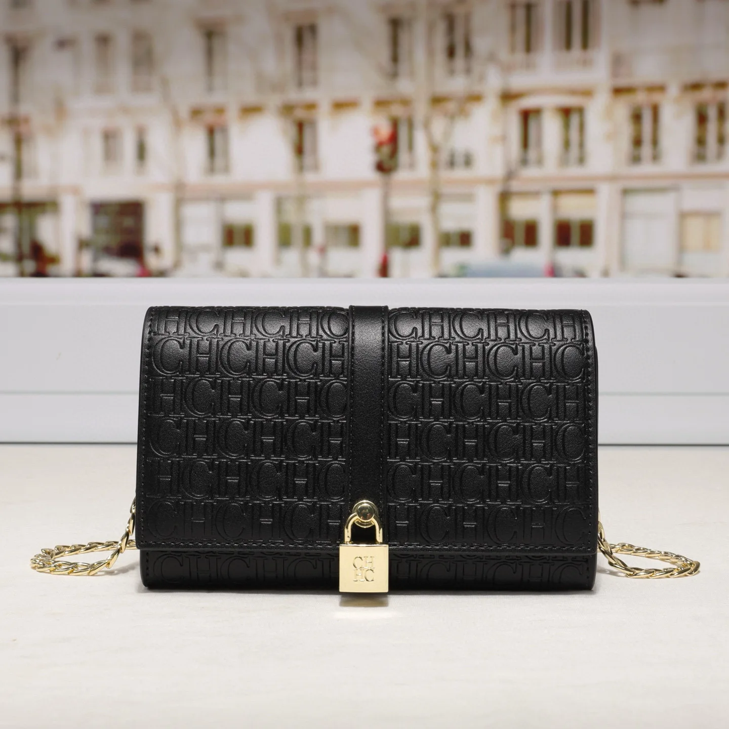 

Elegant Trendy Crossbody Handbag With Letter Logo And Solid Color Design For Women Minimalist Unique