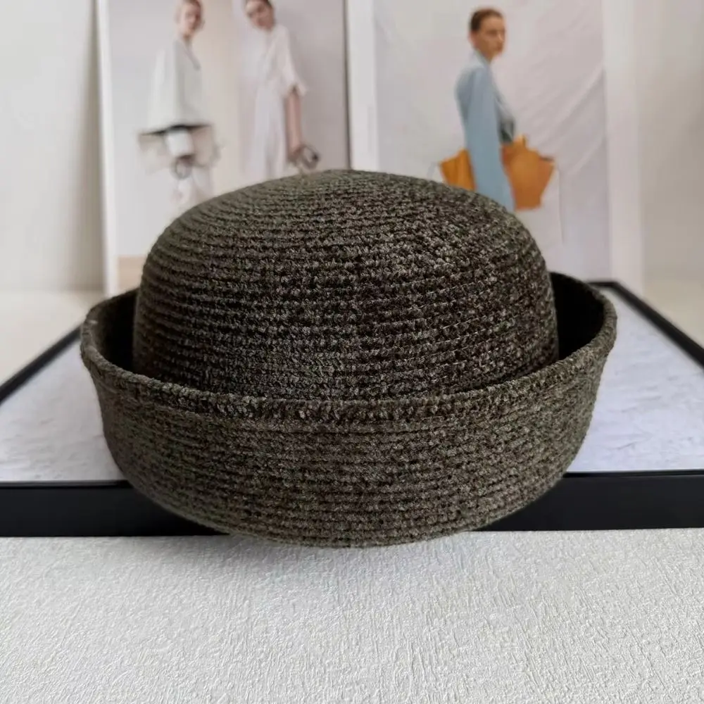 Modischer französischer Chenille-Pillbox-Hut, Fedora, Tränenform-Beret, eleganter, vielseitiger Medikamentenbox-Hut für Cocktail-Events – Detail 9