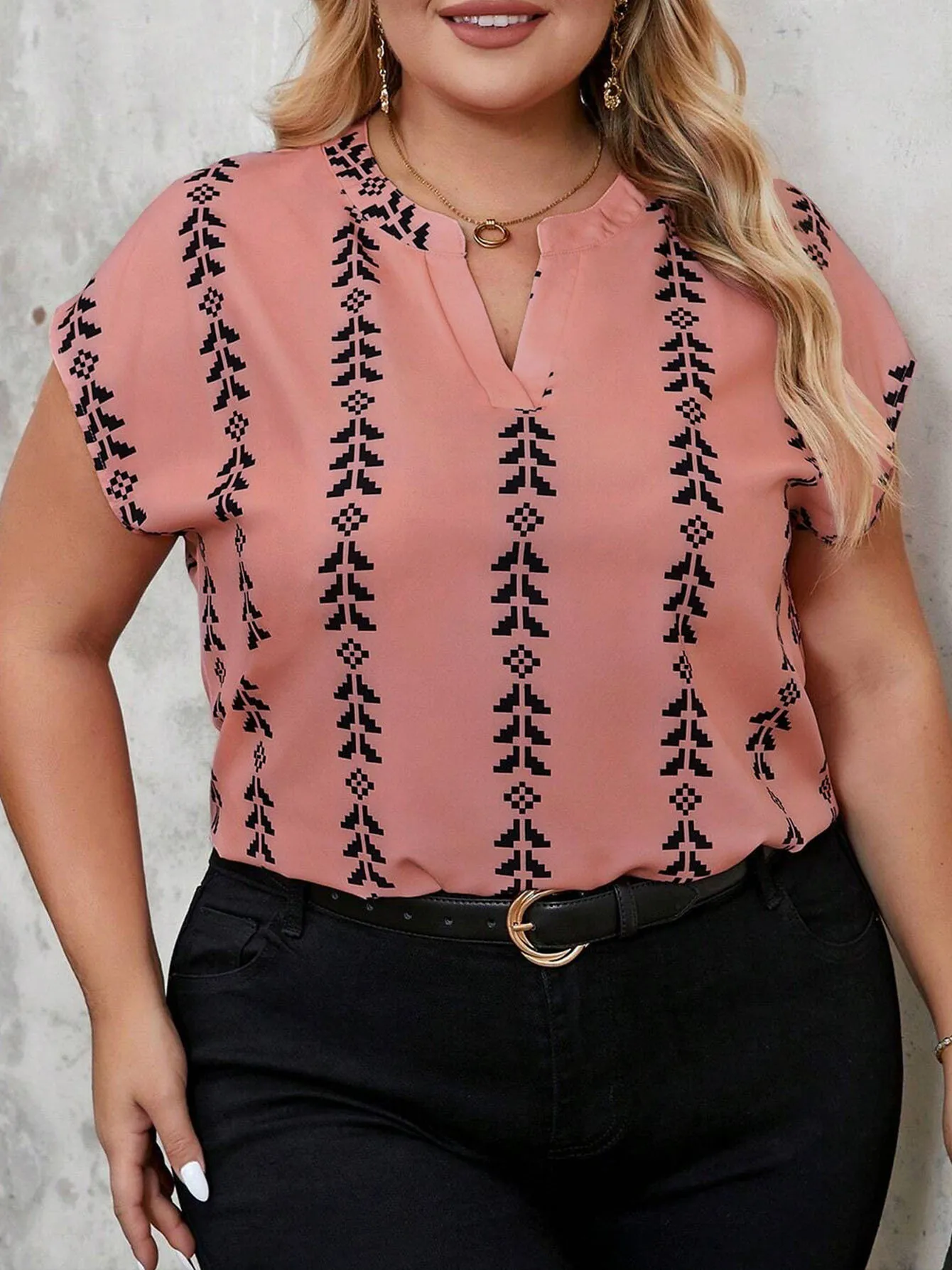 Women's Plus-Size V-Neck Printed Shirt – Casual Short-Sleeve Top for Summer & Everyday Wear