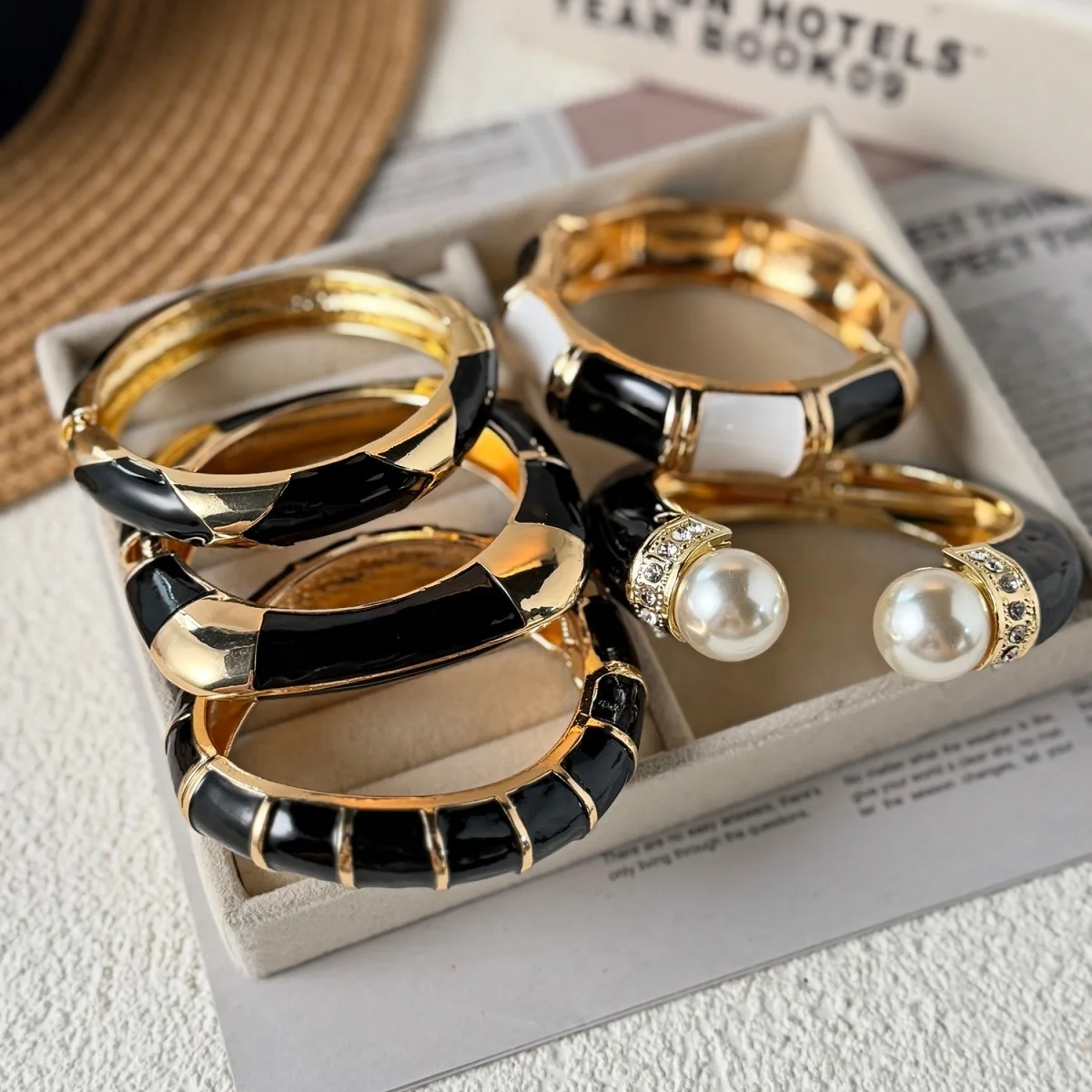 Vintage Schwarz-Weiß Gesplittete Emaille-Manschettenarmbänder für Damen und Herren, Punk Geometrisches Blumenmuster, Wellenförmiger Bambus-Gelenk-Armreif Schmuck – Detail 26