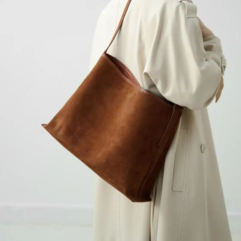 2026 موضة جديدة بسيطة وغير رسمية تقليد الجلد المدبوغ ماتي النهاية سعة كبيرة دلو نوع حقائب كتف واحدة للنساء العصرية