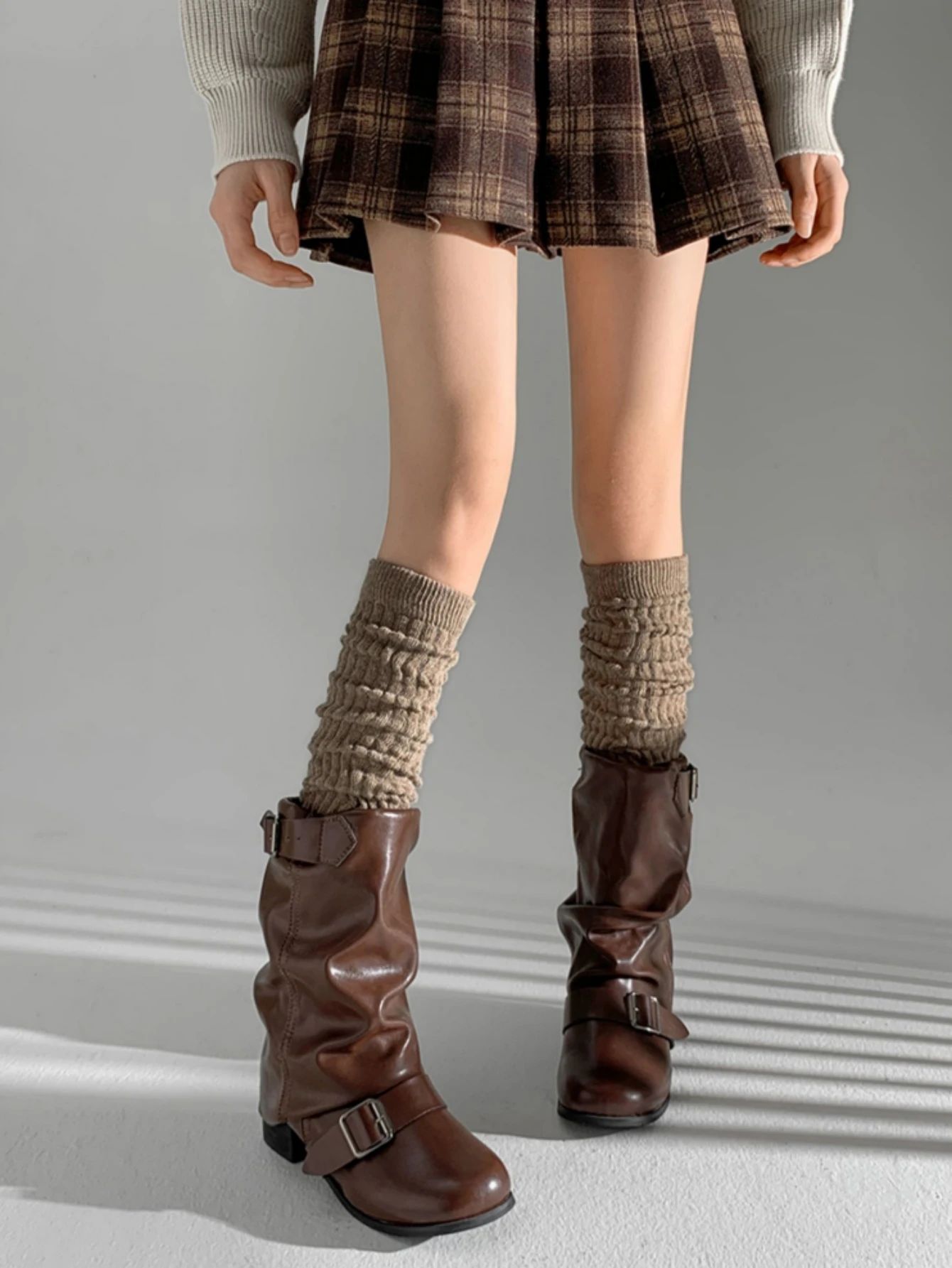 1/3/4 Paar warme, knielange Damensocken für den Winter, mit plissiertem, gestapeltem Design, knielange, lange Damensocken, dicke, warme, lange Socken, verdickte Socken, Socken, die über das Knie reichen, lockere Socken, warme Socken für Herbst und Winter, ideal für zu Hause. – Detail 4