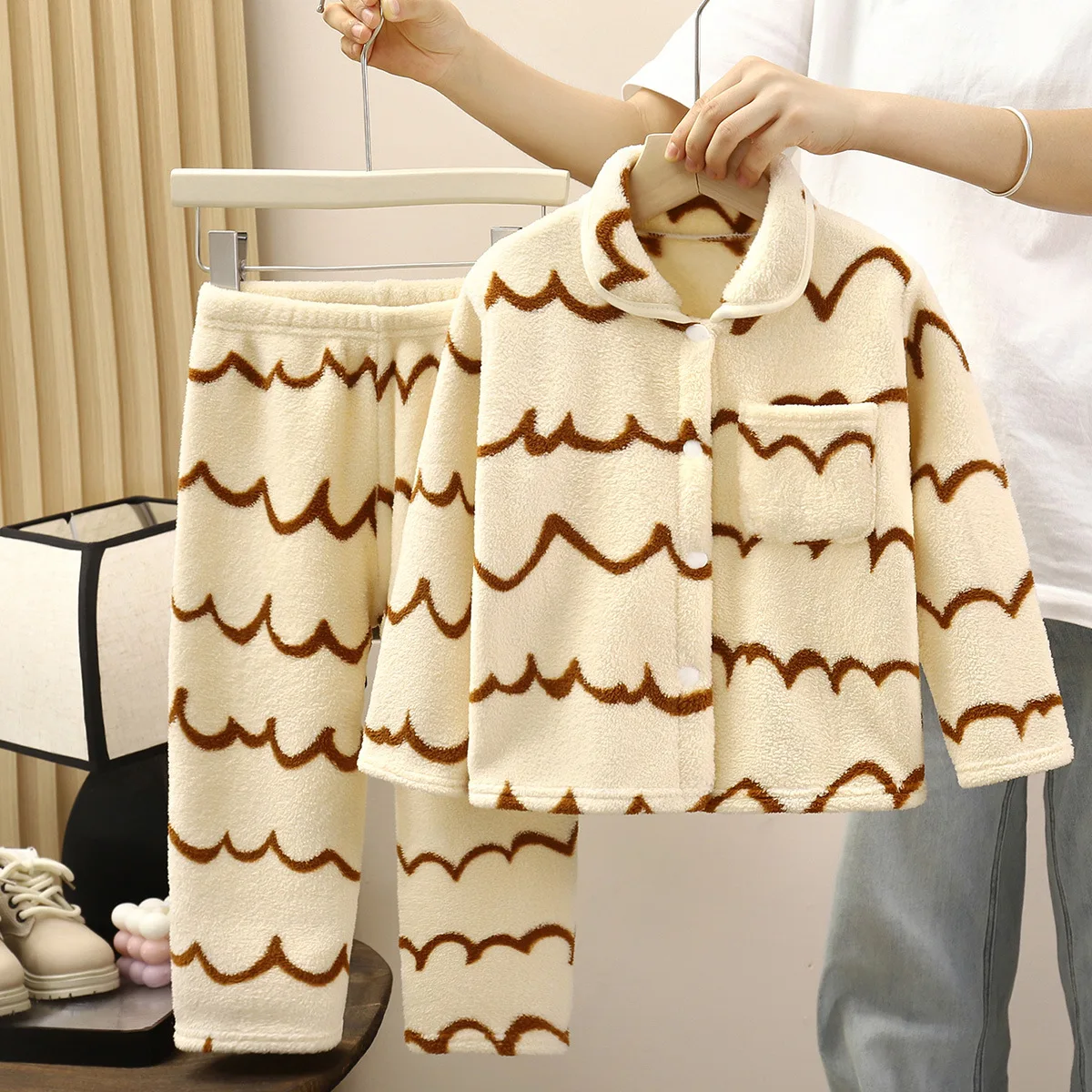 الفتيان الفتيات الخريف الشتاء لينة الفانيلا منامة مجموعات طفل رضيع لطيف الكرتون التلبيب معطف مع السراويل منامة الاطفال ملابس خاصة غير رسمية