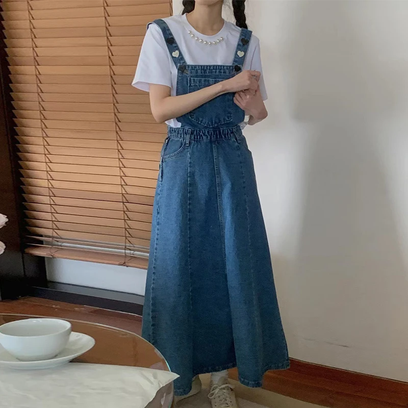 acão Jeans E Vintage com Botões de Coração Decorativos na Cintura, Modelagem Ajustada e Emaecedora, Vestido Midi ...