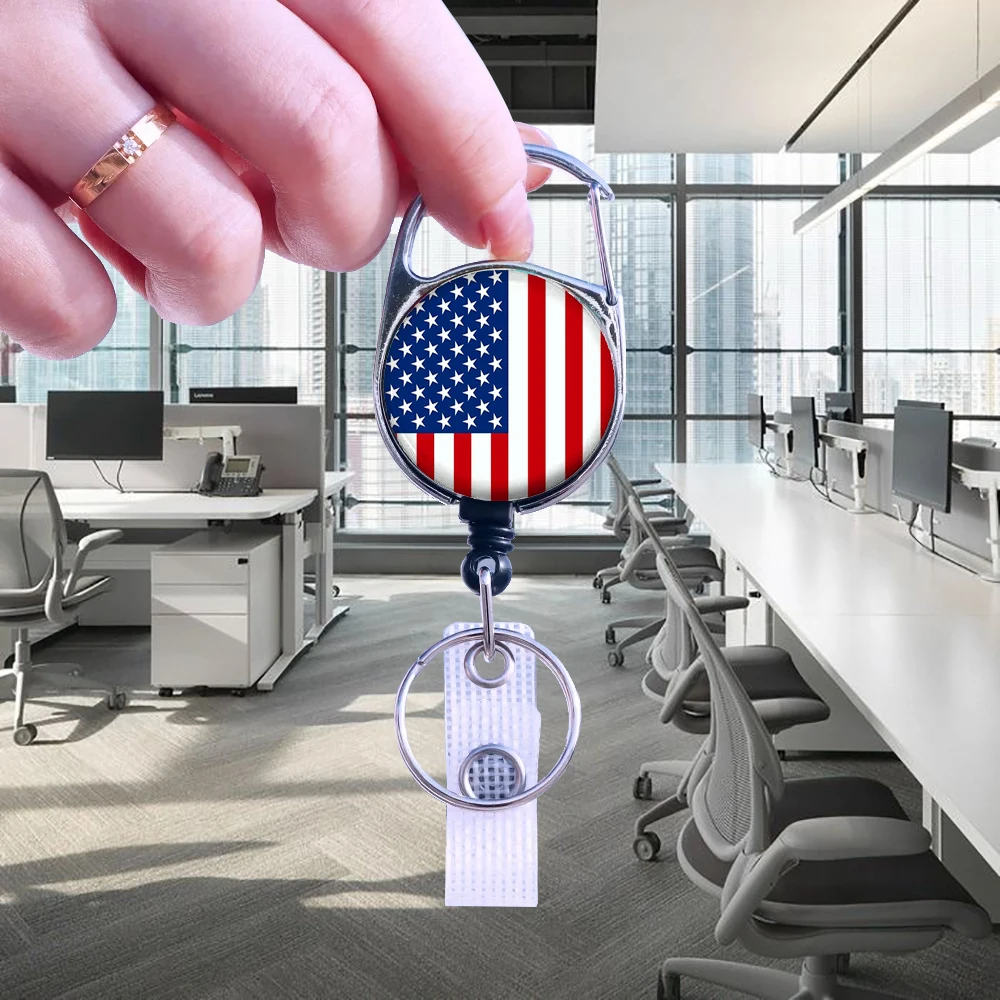 Hot selling circular American Flag pattern Easy disassemble Zinc alloy badge automatic scroll easy pull buckle keychain H1206