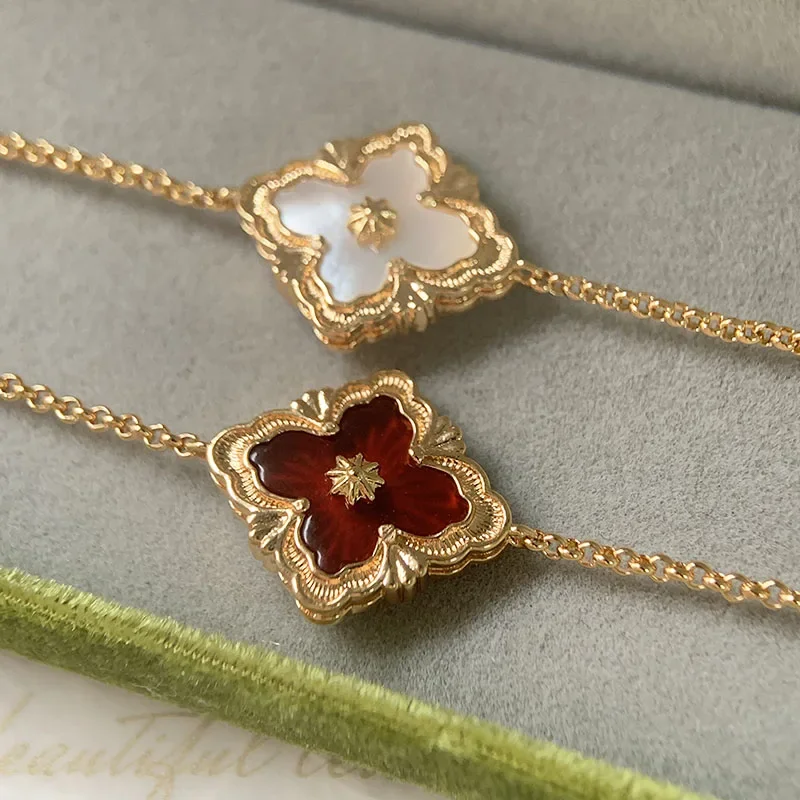 

Four Leaf Flower Single Flower Bracelets with Red Agate Women's Luxury Design Jewelry for Wedding