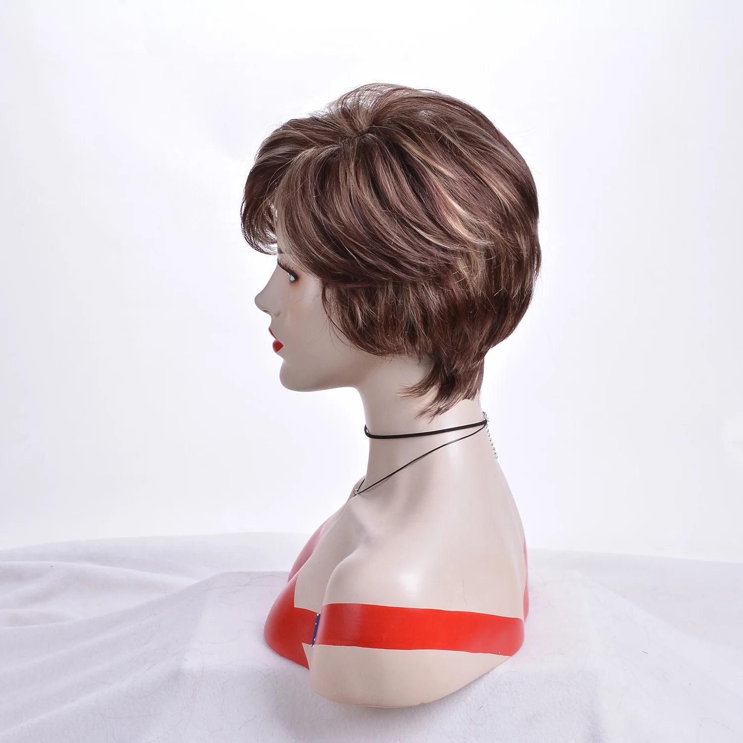 Short Brown Synthetic Wig for Women Pixie Cut Hairstyle Mommy Daily Hair Ombre Heat Resistant Cosplay Party Wig for Lady