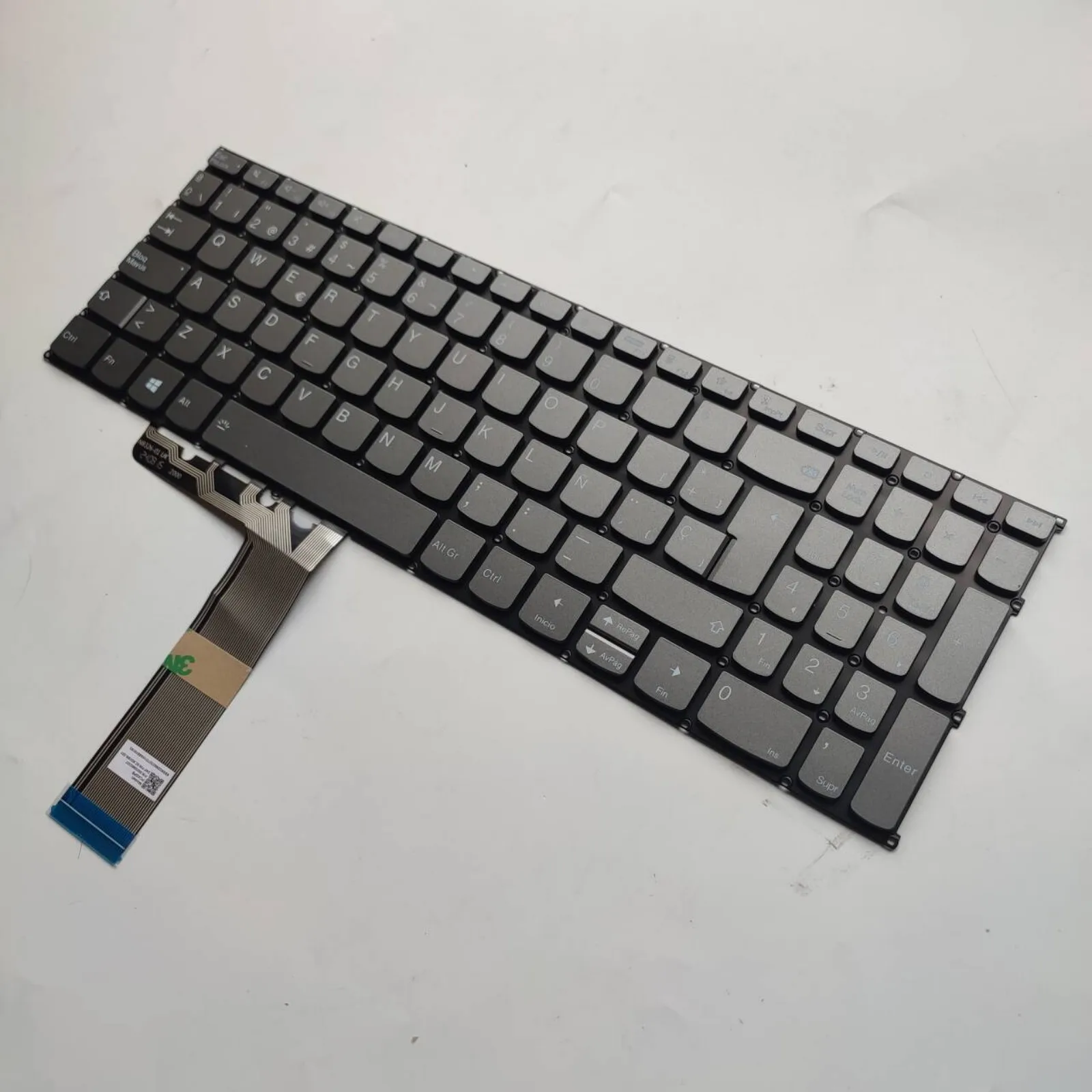 Klawiatura do laptopa Lenovo IdeaPad Slim 3 15IAH8 3 15ABR8 3 15AMN8 3 15IAN8, układ RU SP US — zdjęcie produktu 6
