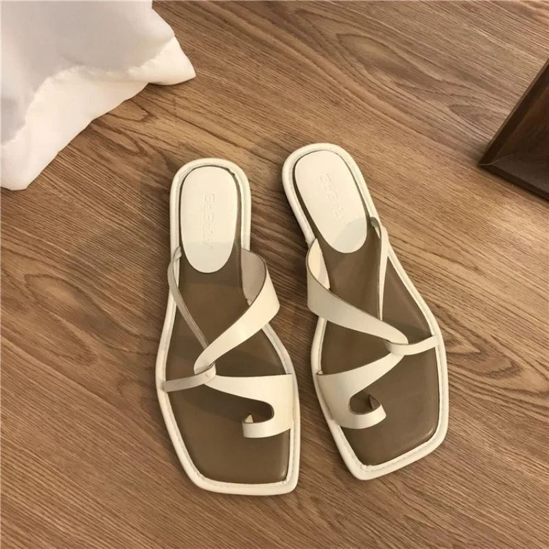 

Summer Women Sandals 2025 New Clip-toe Flat Slippers Outdoor Non-slip Comfortable Slippers Fashion Versatile Open-toe Flip-flops