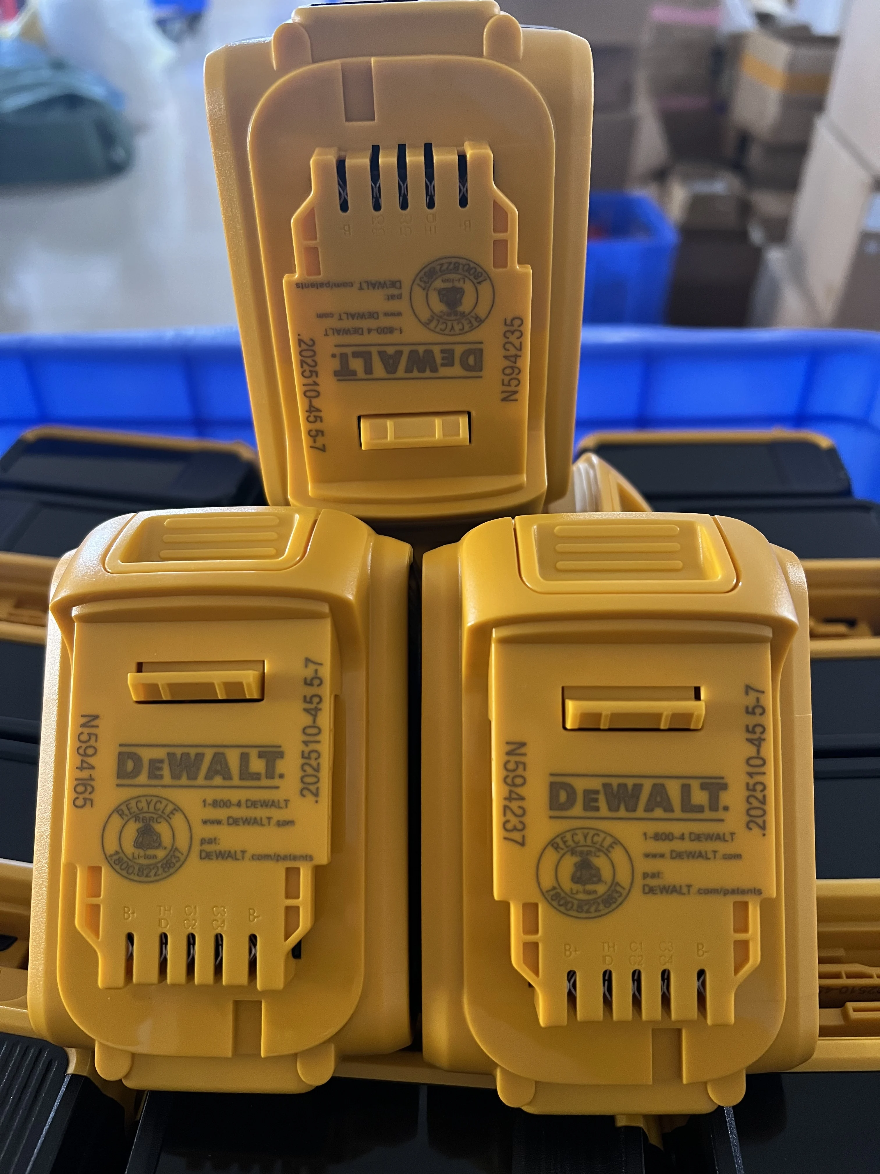 DEWALT 20V battery 2~6AH rechargeable lithium-ion batterycharger DCB118 Brushless Electric Screwdriv