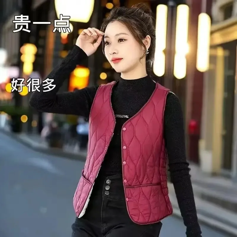 2025 Zhiyun Lianjia Velvet Horse Clip Estilo Curto Slim Fit Quente e Fechado Outono Novo Produto