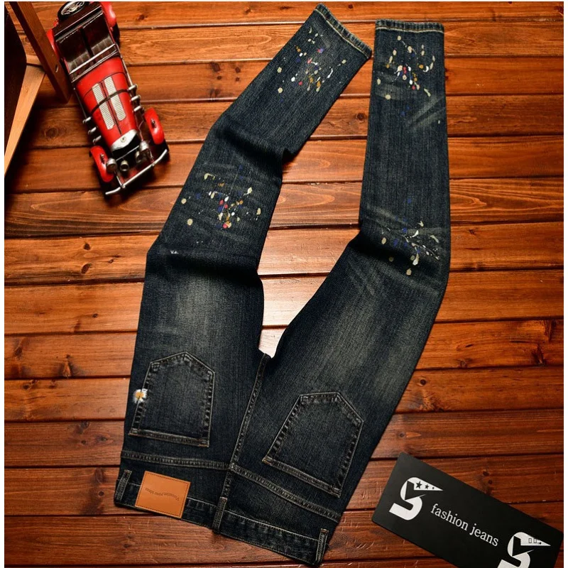 

Синие джинсы в стиле ретро, мужские модные прямые эластичные повседневные уличные ностальгические брюки с принтом краски