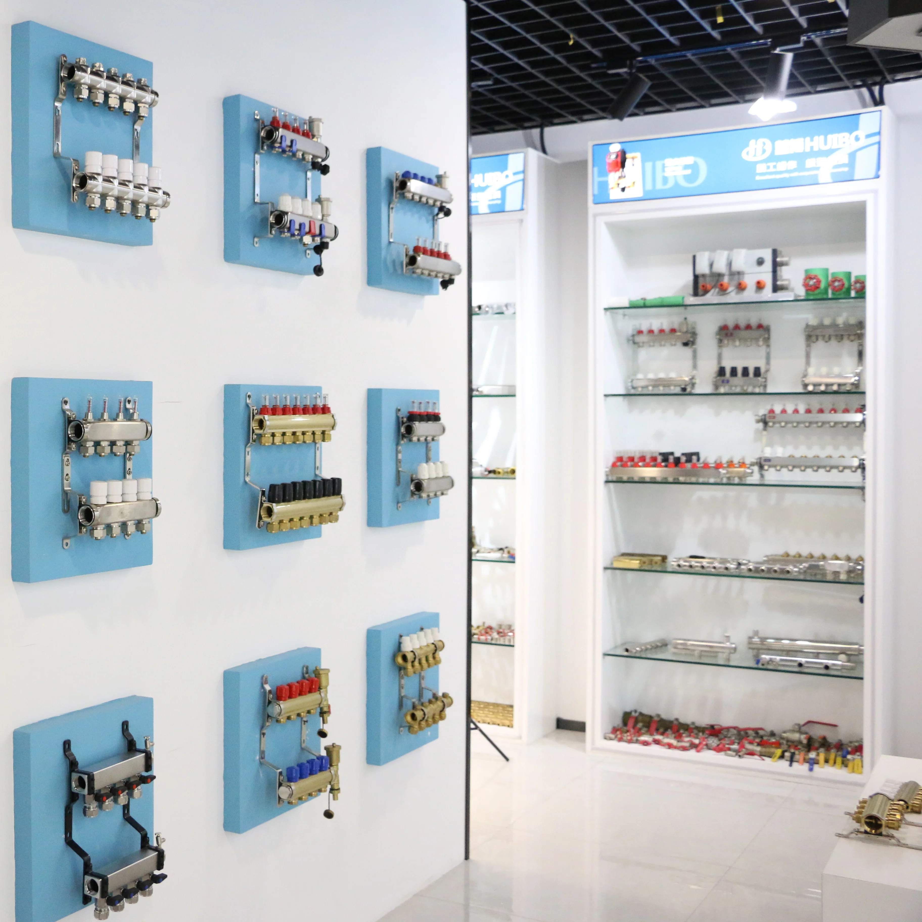 ATV&UTVHuiBo Customized Brass Stainless Steel PEX Plumbing Distribution Water Manifold for Modern Kitchen Floor Heating System F