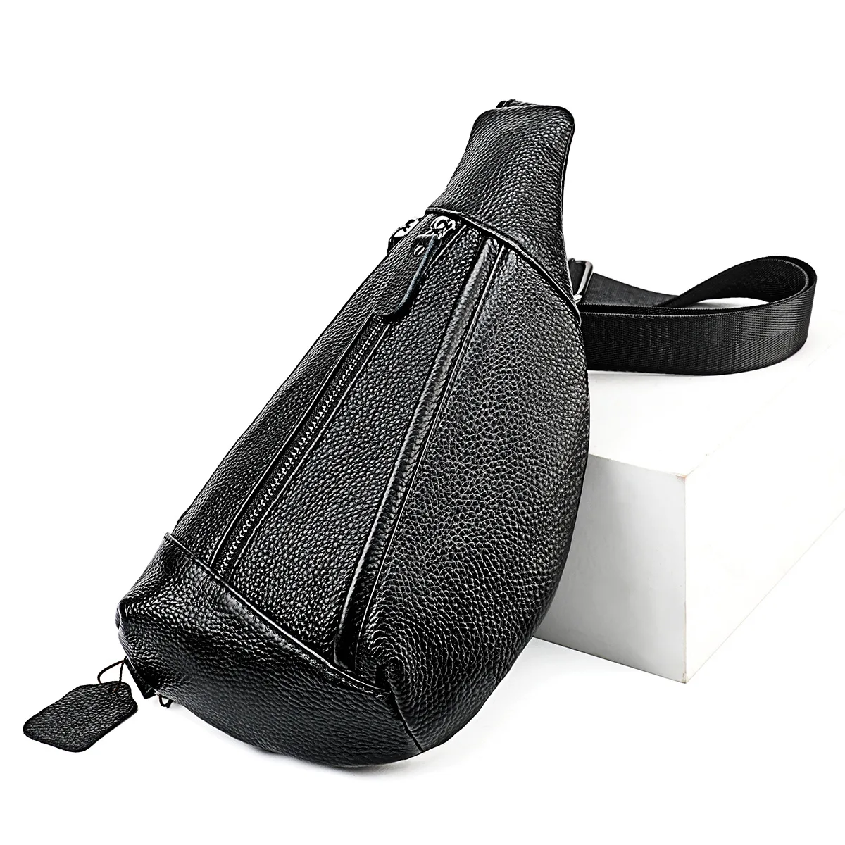 New Men's Cow Leather Chest Bag Man Triangle Shoulder Sports Bag Casual Male Crossbody Bag