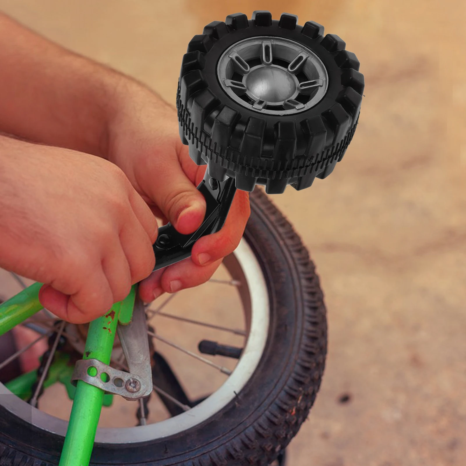 

1 set 1 Set 12 Inch Children Bike Auxiliary Wheels Training Stabilizer Durable Safe Easy Assembly Black Rack Included