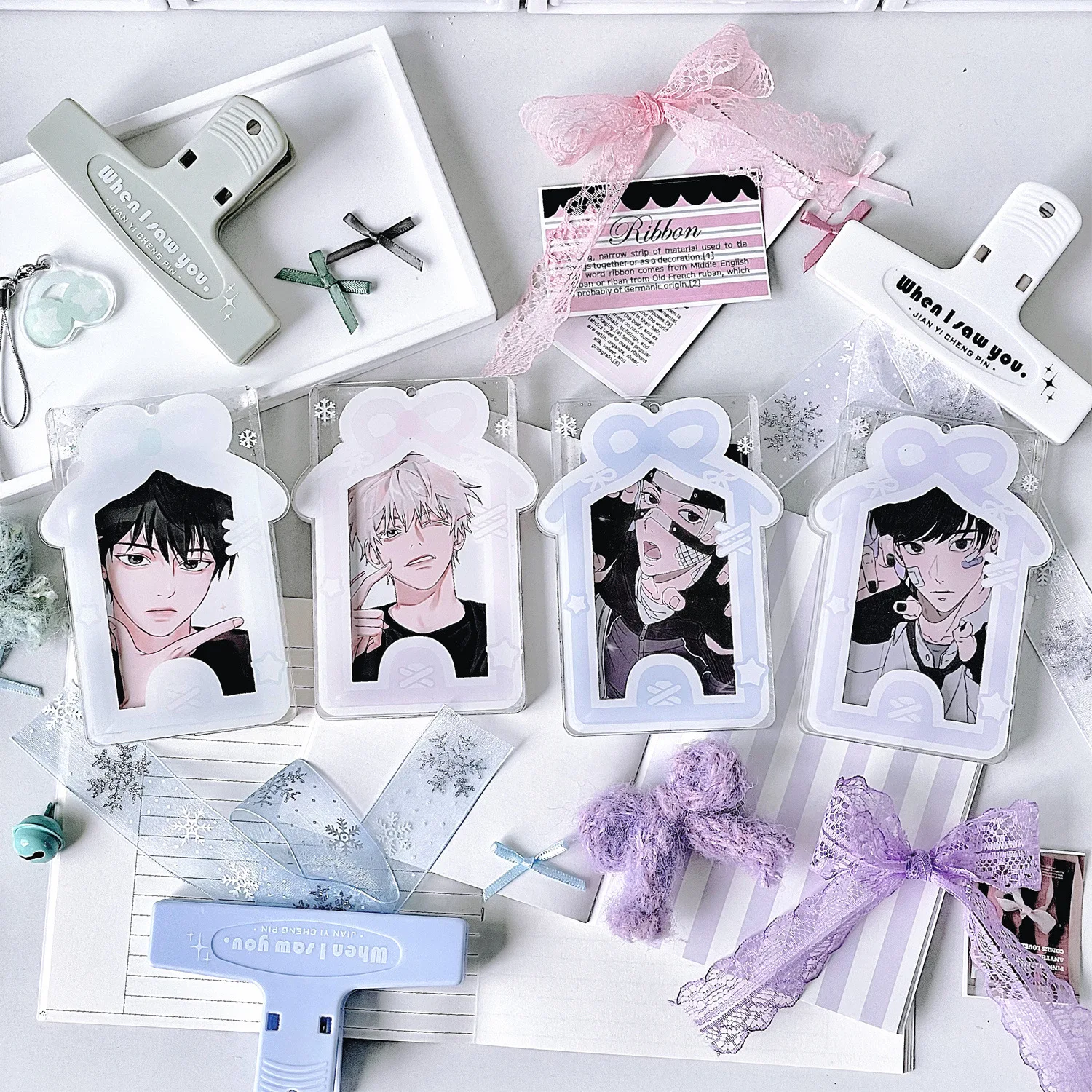 حامل بطاقات الصور على سطح الطاولة من الأكريليك Kpop إطار عرض DIY إطار صورة قائم لمحبي موسيقى البوب