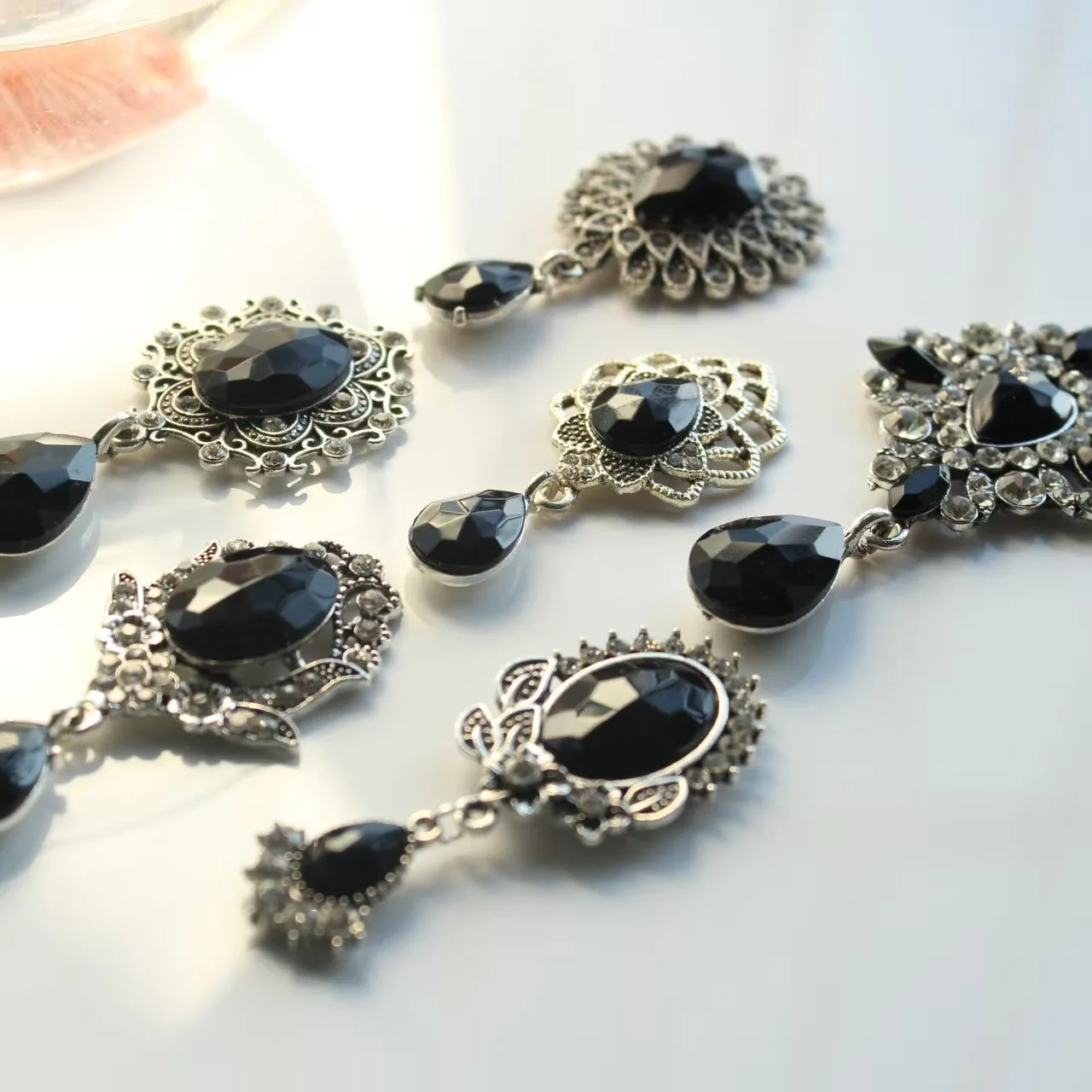 

5PCS Mix Serious Alloy Rhinestone Silver Bottom Black Pendant DIY For Clothing Decoration Wholesale Jewelry Accessories