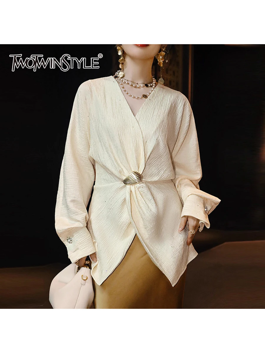 

TWOTWINSTYLE однотонные модные блузки с блестками для женщин с v-образным вырезом и длинными рукавами в стиле пэчворк, элегантная блузка со складками, женская одежда