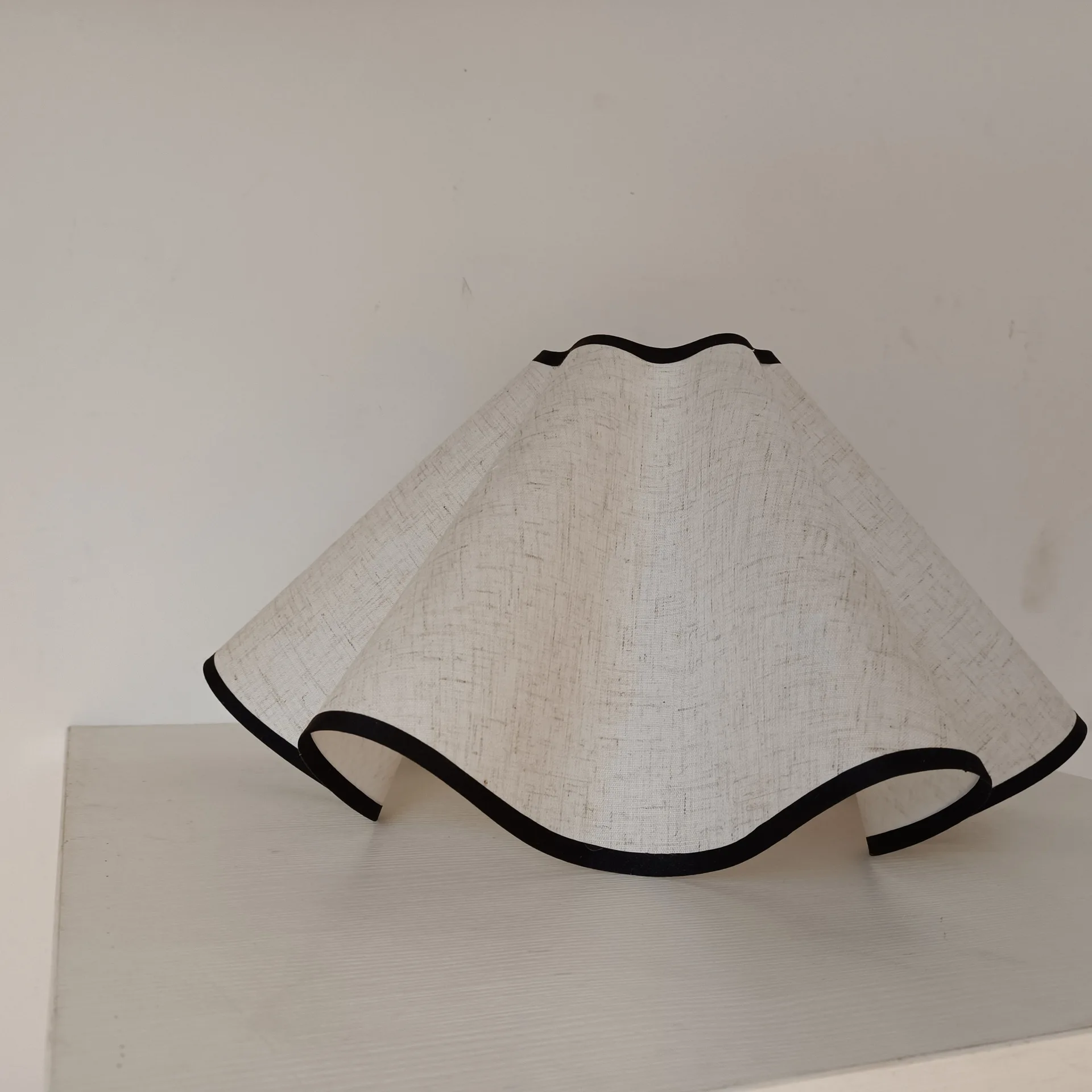 

Креативный абажур ручной работы с лепестками, тканевый чехол, прикроватная настольная лампа, люстра для спальни, украшение, прикроватный абажур KD