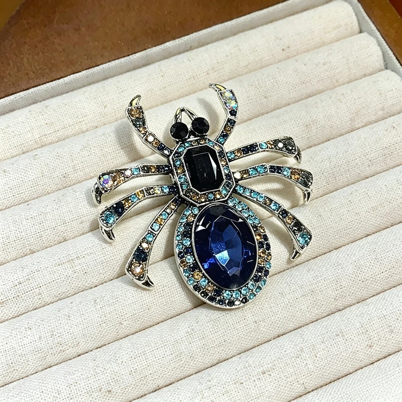 Vintage Blue Crystal Rhinestone Spider Brooch Antique Silver Tone Insect Lapel Pin Fashion Costume Jewelry Gift