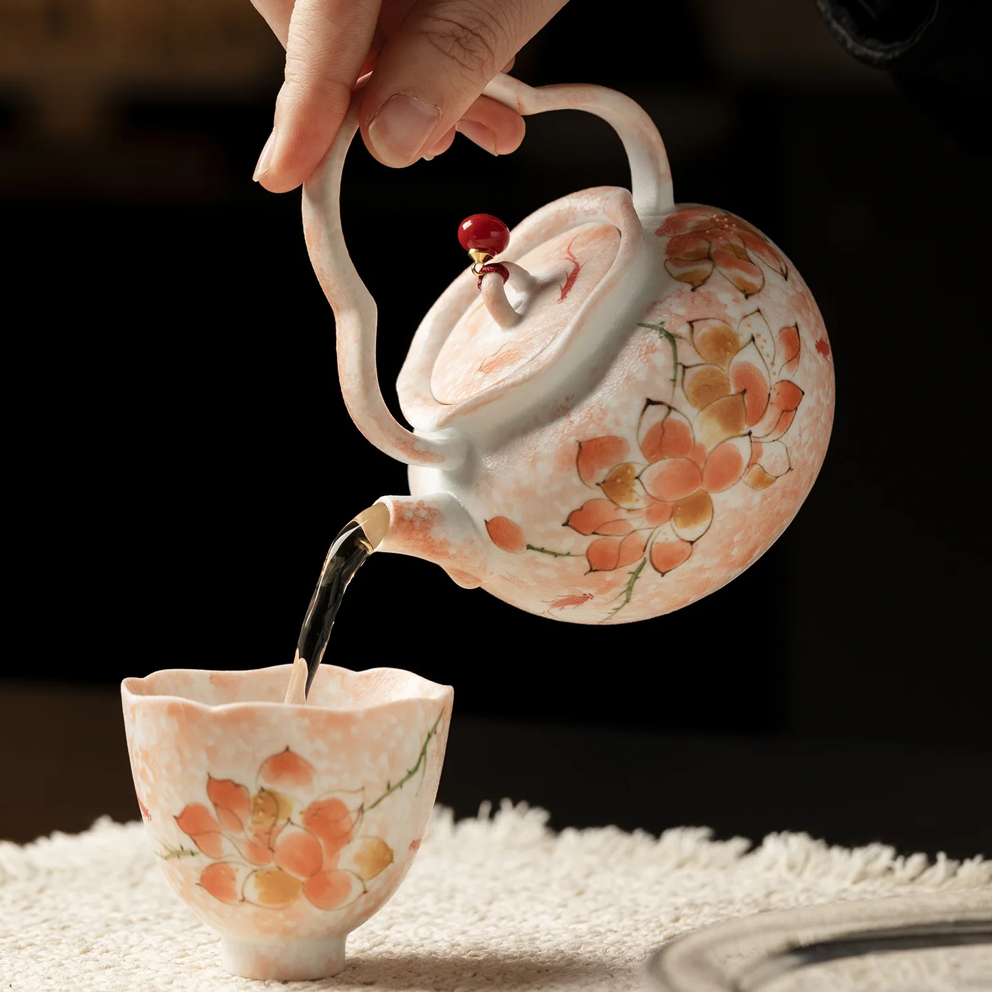 Underglaze Hand Painted Magnolia Ceramic Bail Handle Teapot Ball Filter Kung Fu Tea Household Tea Room Office Holiday Decor Gift
